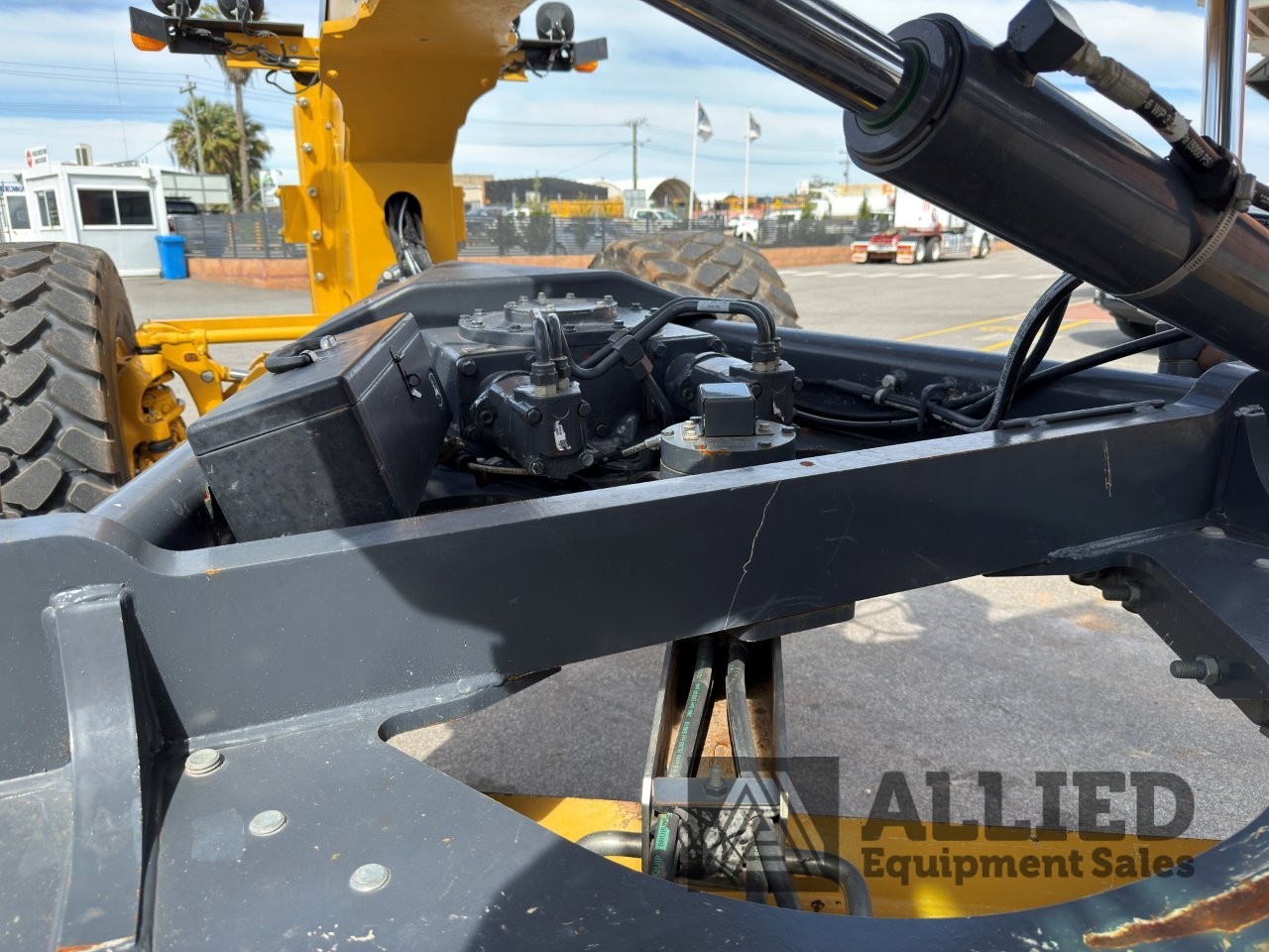 2020 JOHN DEERE 872GP MOTOR GRADER