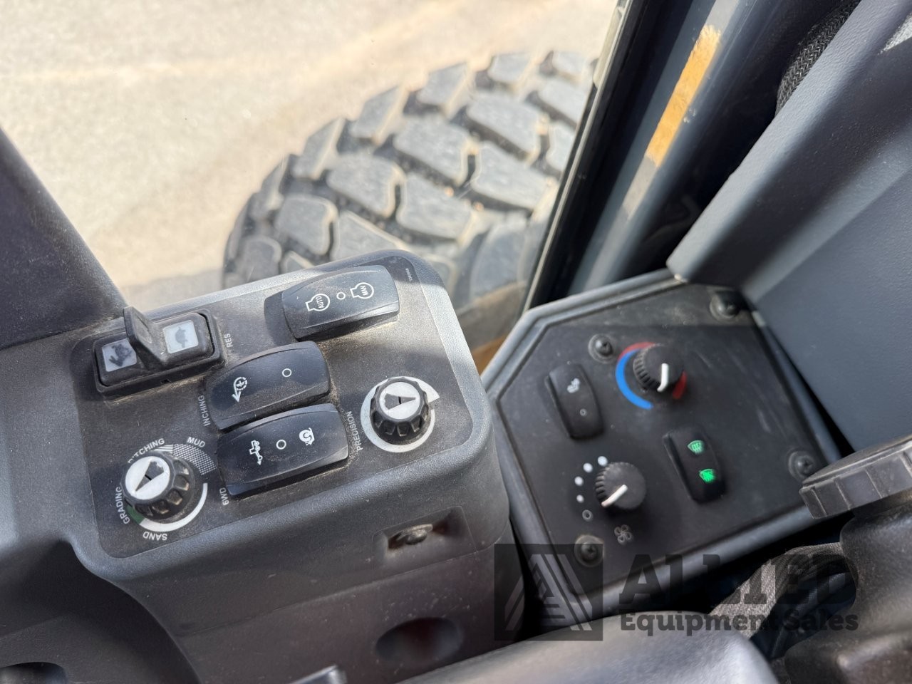 2020 JOHN DEERE 872GP MOTOR GRADER