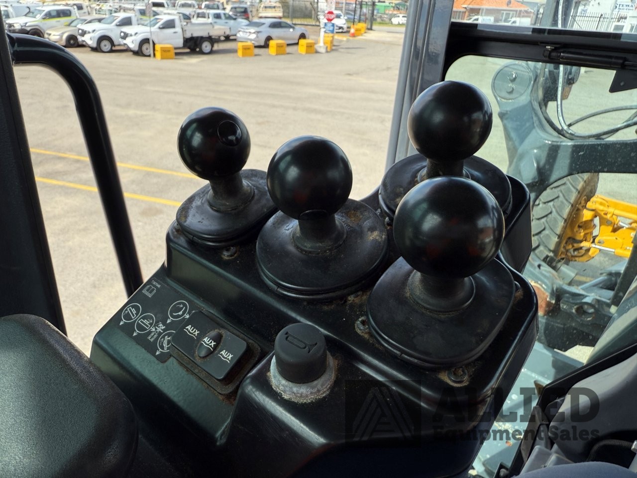 2020 JOHN DEERE 872GP MOTOR GRADER