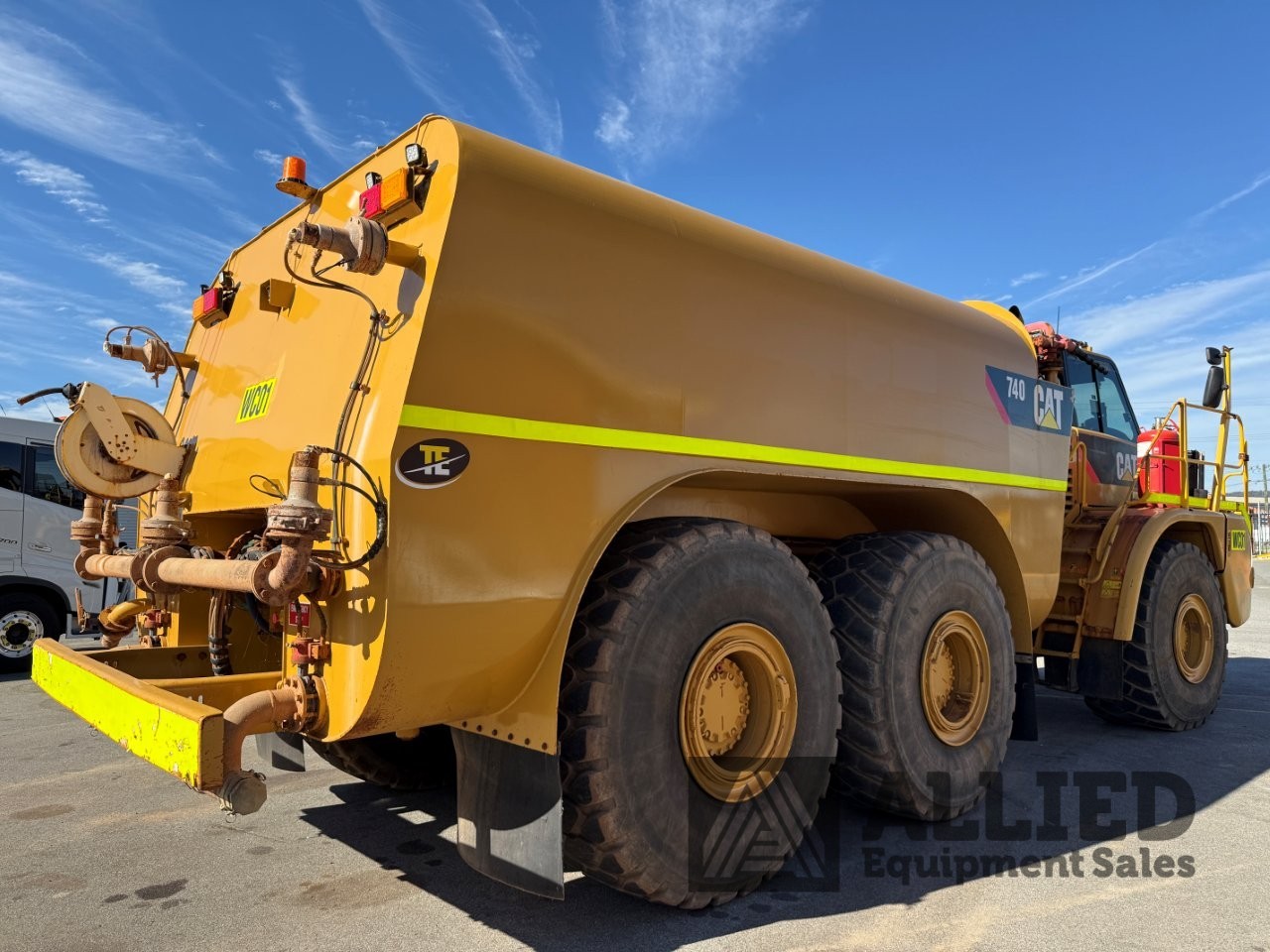 2006 CATERPILLAR 740 WATER CART