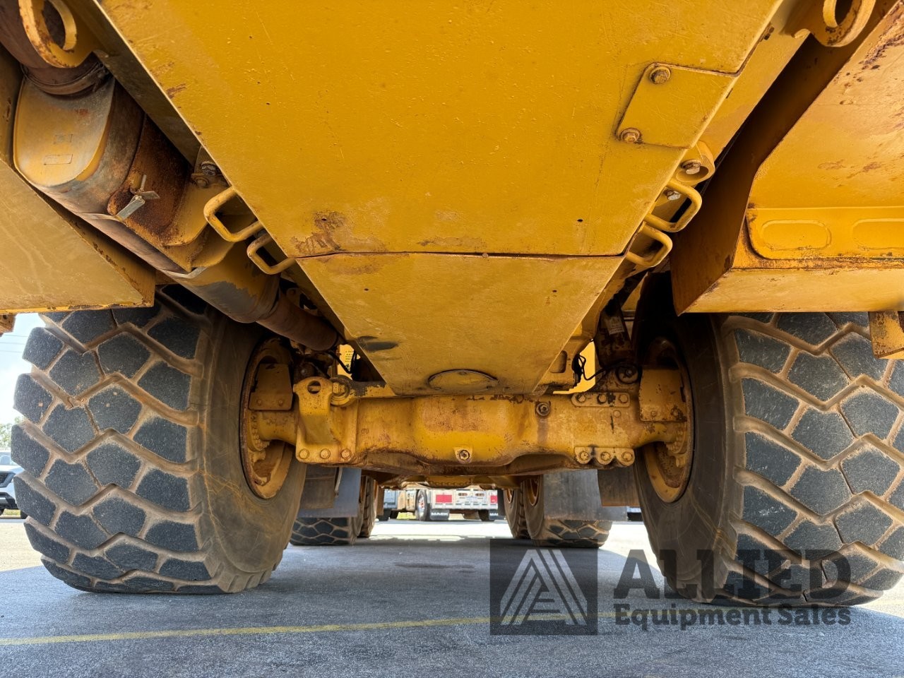 2006 CATERPILLAR 740 WATER CART