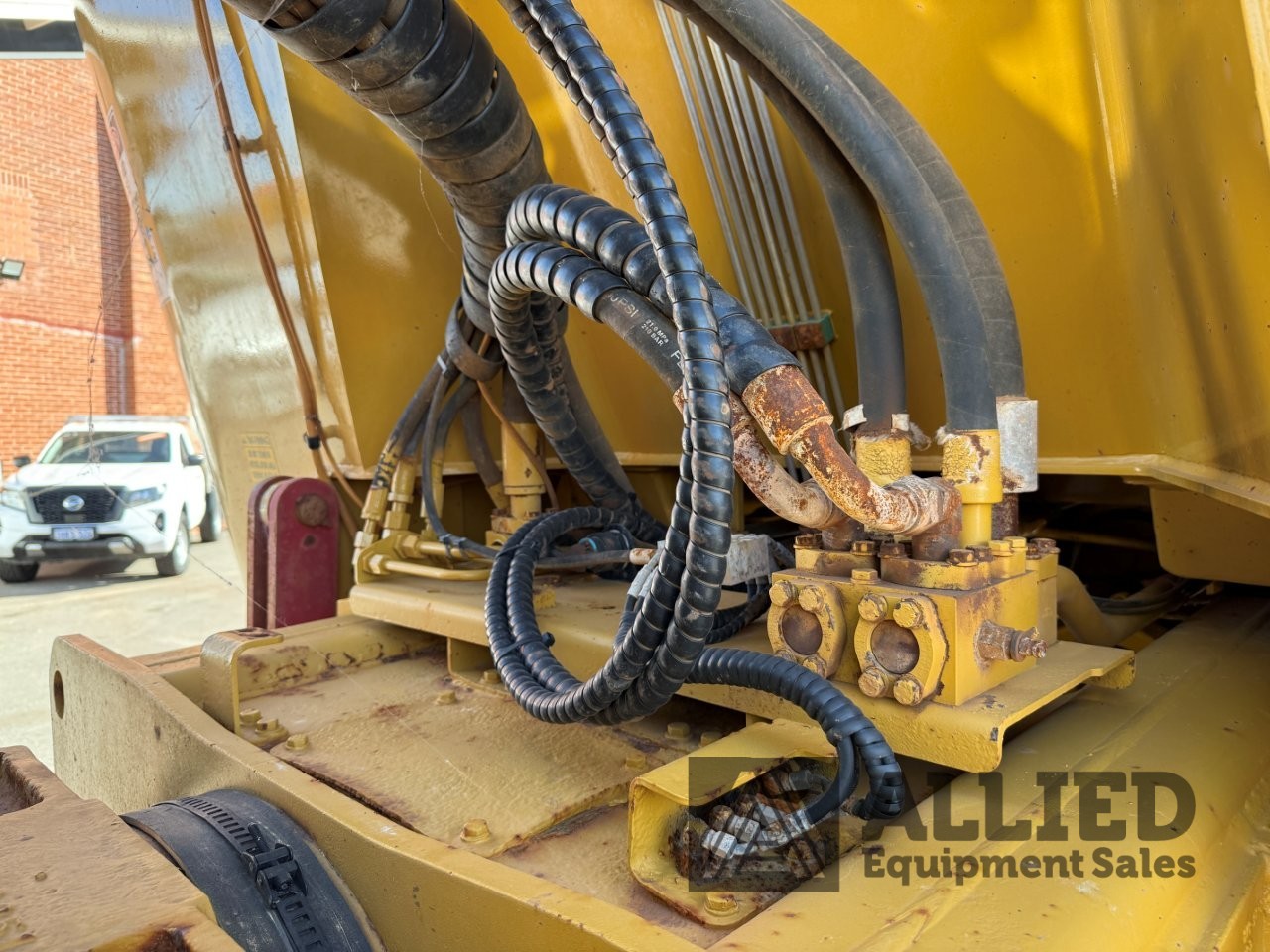 2006 CATERPILLAR 740 WATER CART