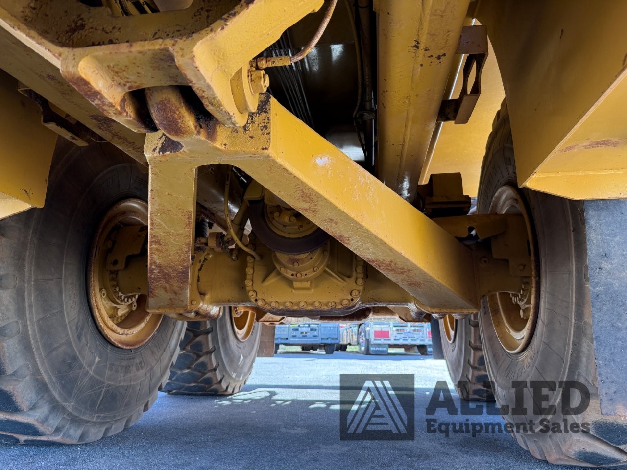 2006 CATERPILLAR 740 WATER CART