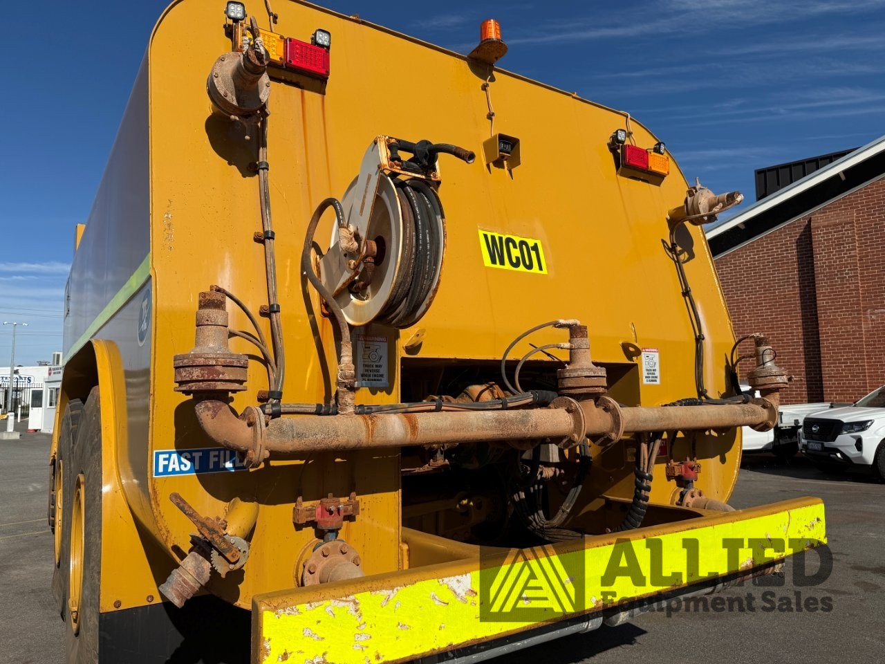 2006 CATERPILLAR 740 WATER CART