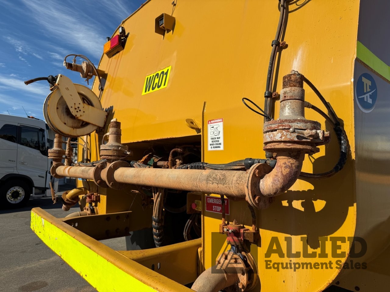 2006 CATERPILLAR 740 WATER CART