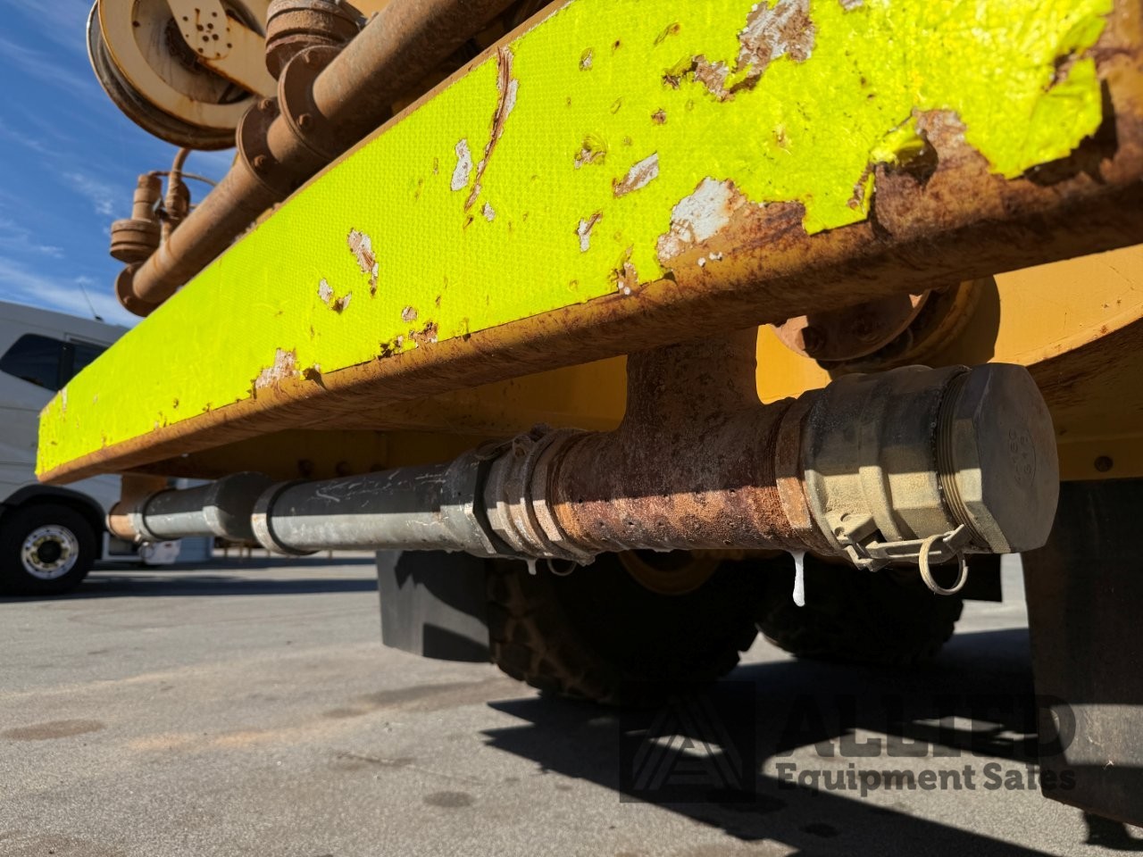 2006 CATERPILLAR 740 WATER CART