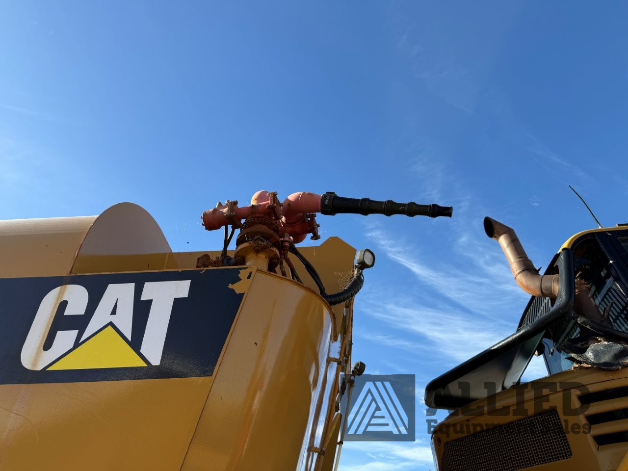 2006 CATERPILLAR 740 WATER CART