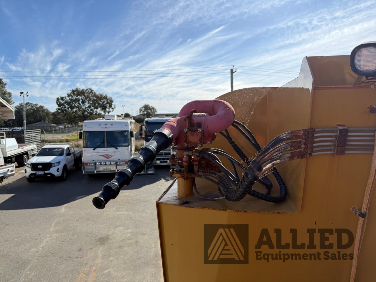 2006 CATERPILLAR 740 WATER CART
