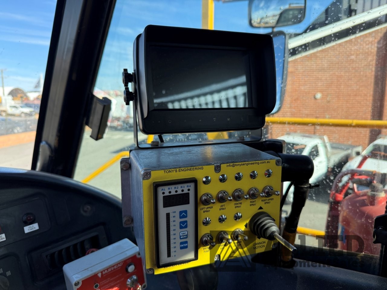 2006 CATERPILLAR 740 WATER CART