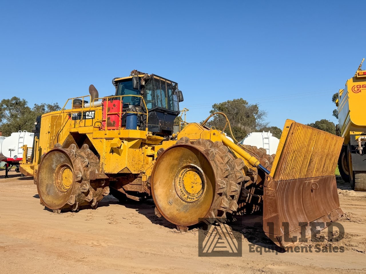 2013 CATERPILLAR 836K COMPACTOR