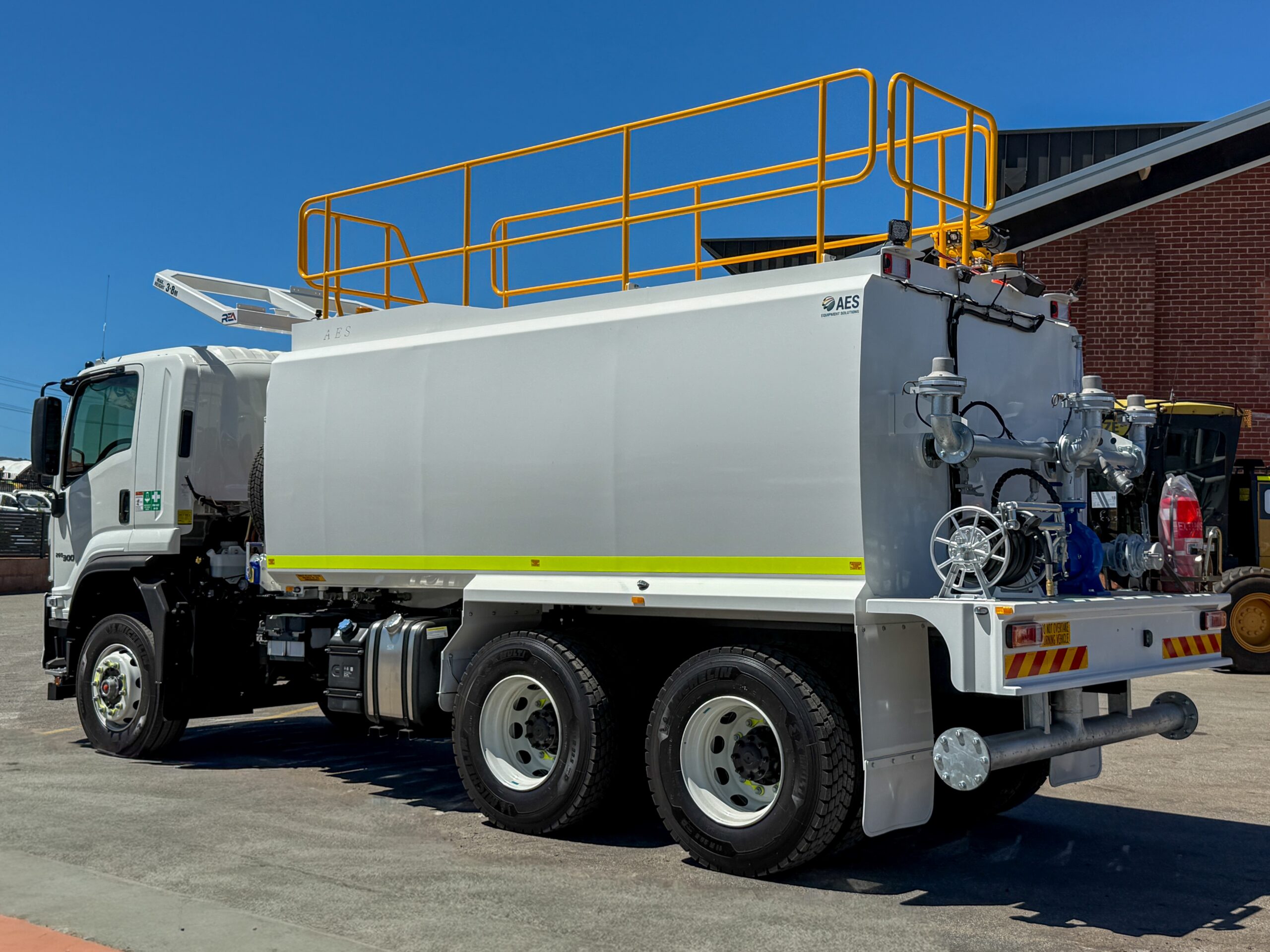 2025 ISUZU FVZ260-300 6X4 MLWB WATER TRUCK C/W AES 14,000L WATER MODULE