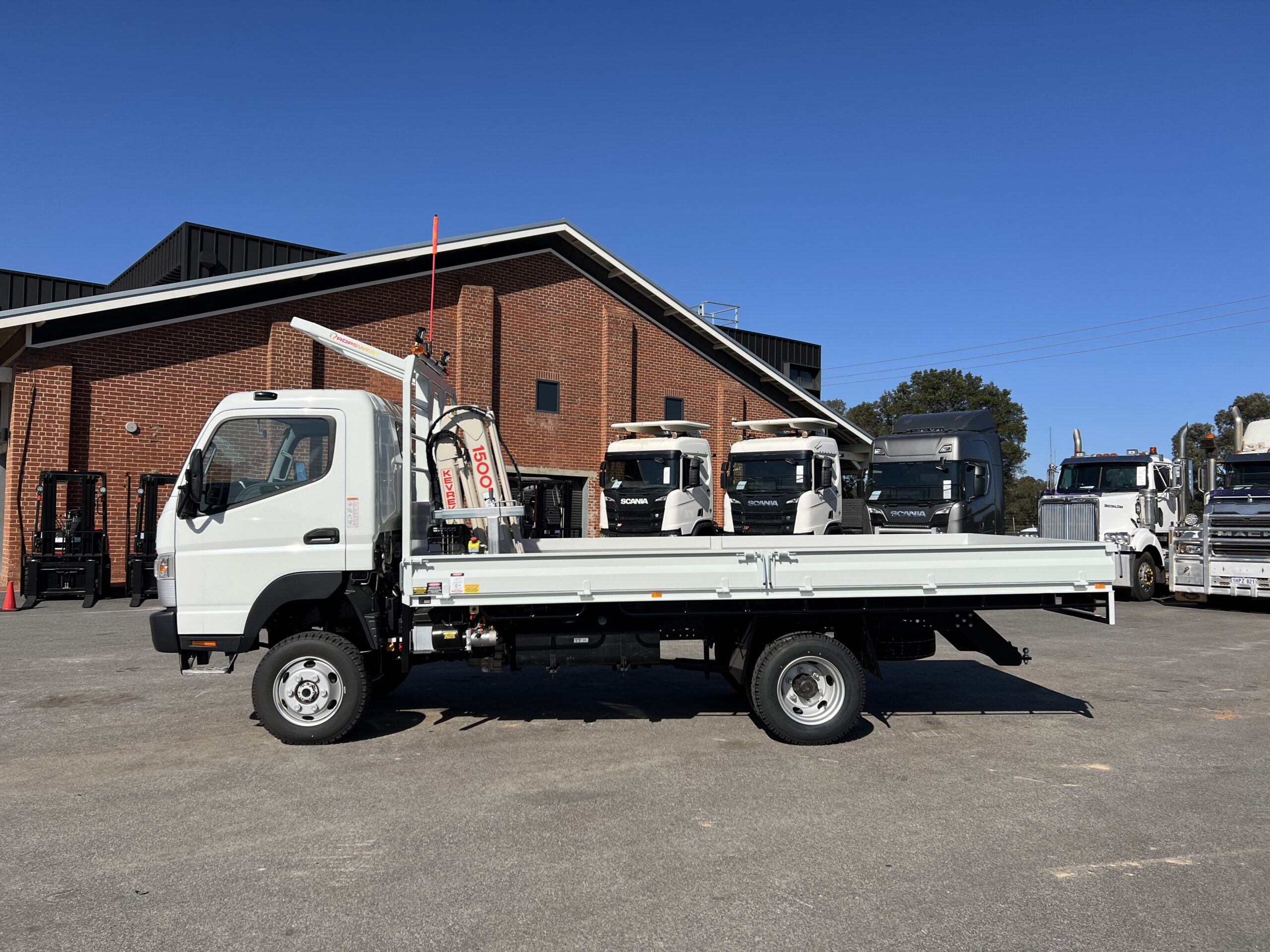 2023 MITSUBISHI FUSO FGB71ER6SFBC 4X4 5 SPEED TRAY TOP TRUCK WITH KEVREK CRANE