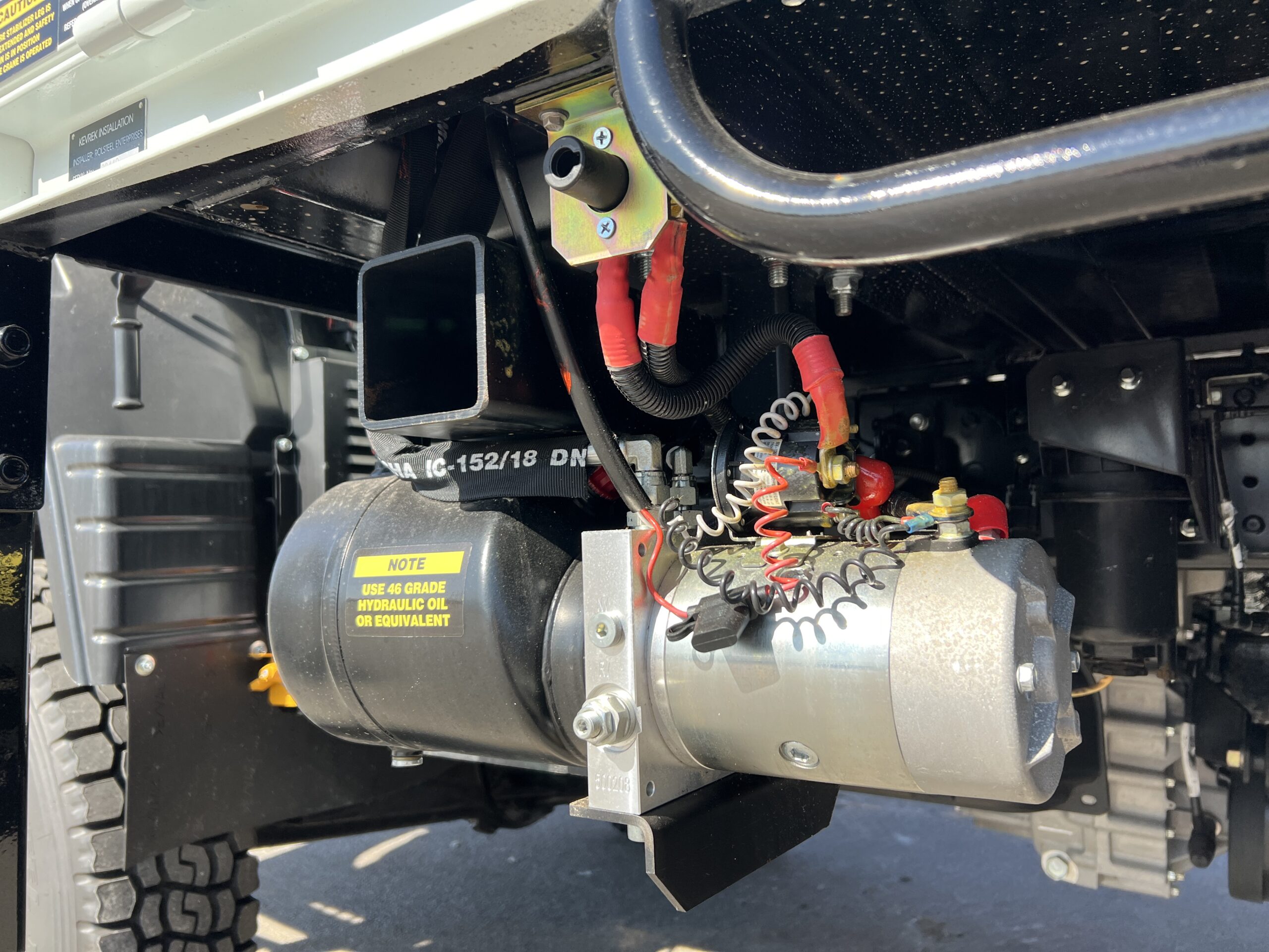 2023 MITSUBISHI FUSO FGB71ER6SFBC 4X4 5 SPEED TRAY TOP TRUCK WITH KEVREK CRANE