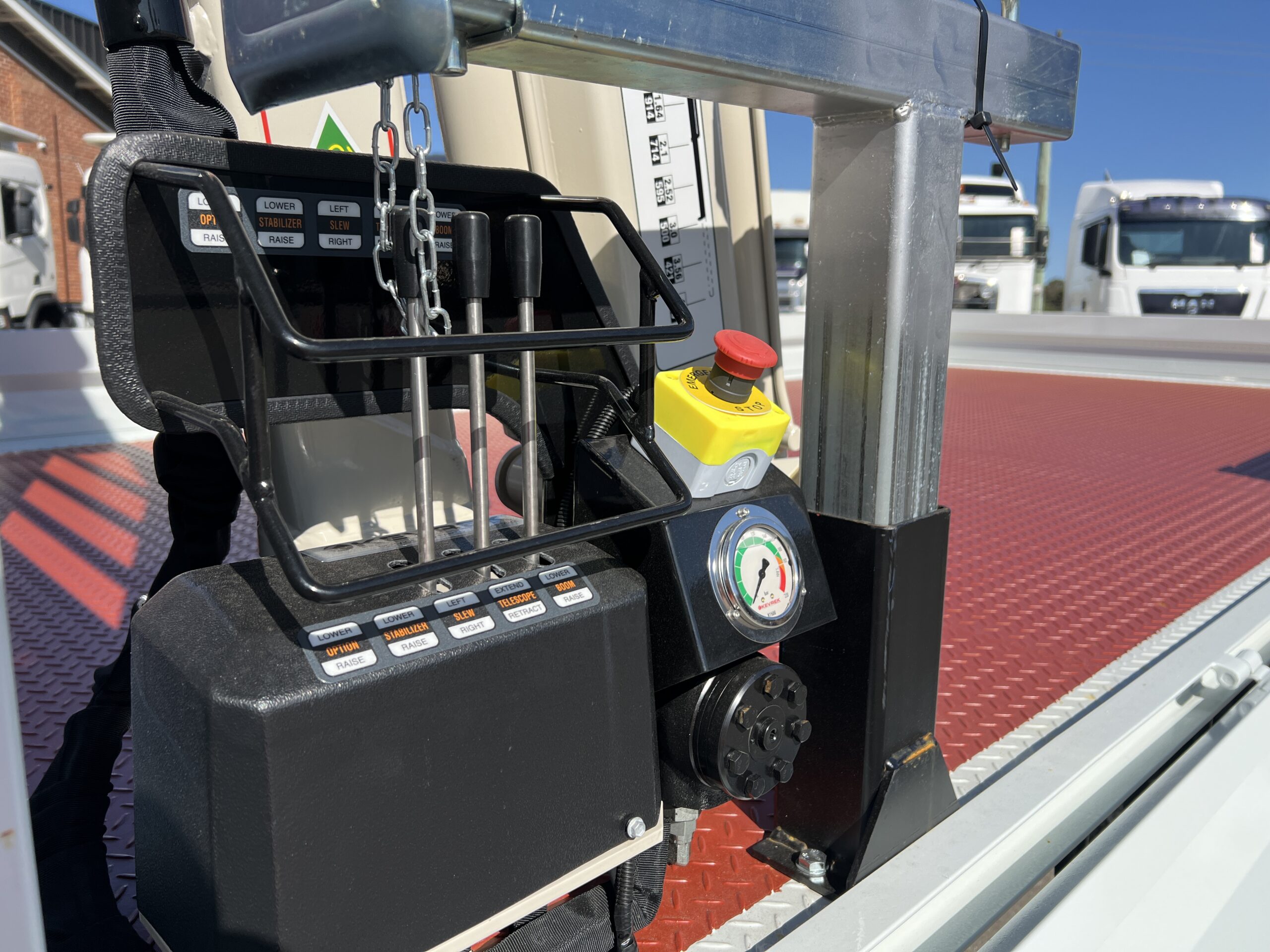 2023 MITSUBISHI FUSO FGB71ER6SFBC 4X4 5 SPEED TRAY TOP TRUCK WITH KEVREK CRANE