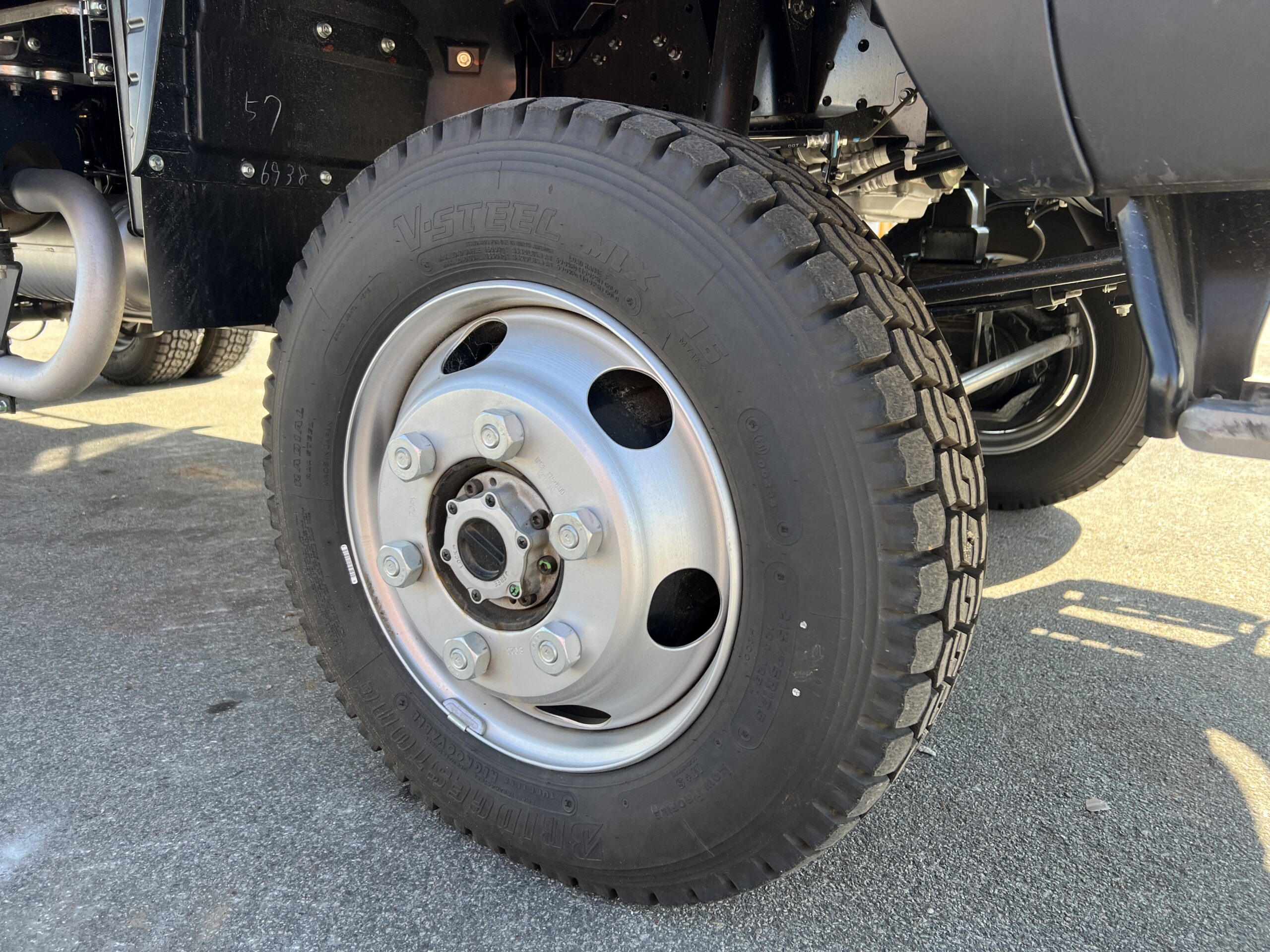 2023 MITSUBISHI FUSO FGB71ER6SFBC 4X4 5 SPEED TRAY TOP TRUCK WITH KEVREK CRANE