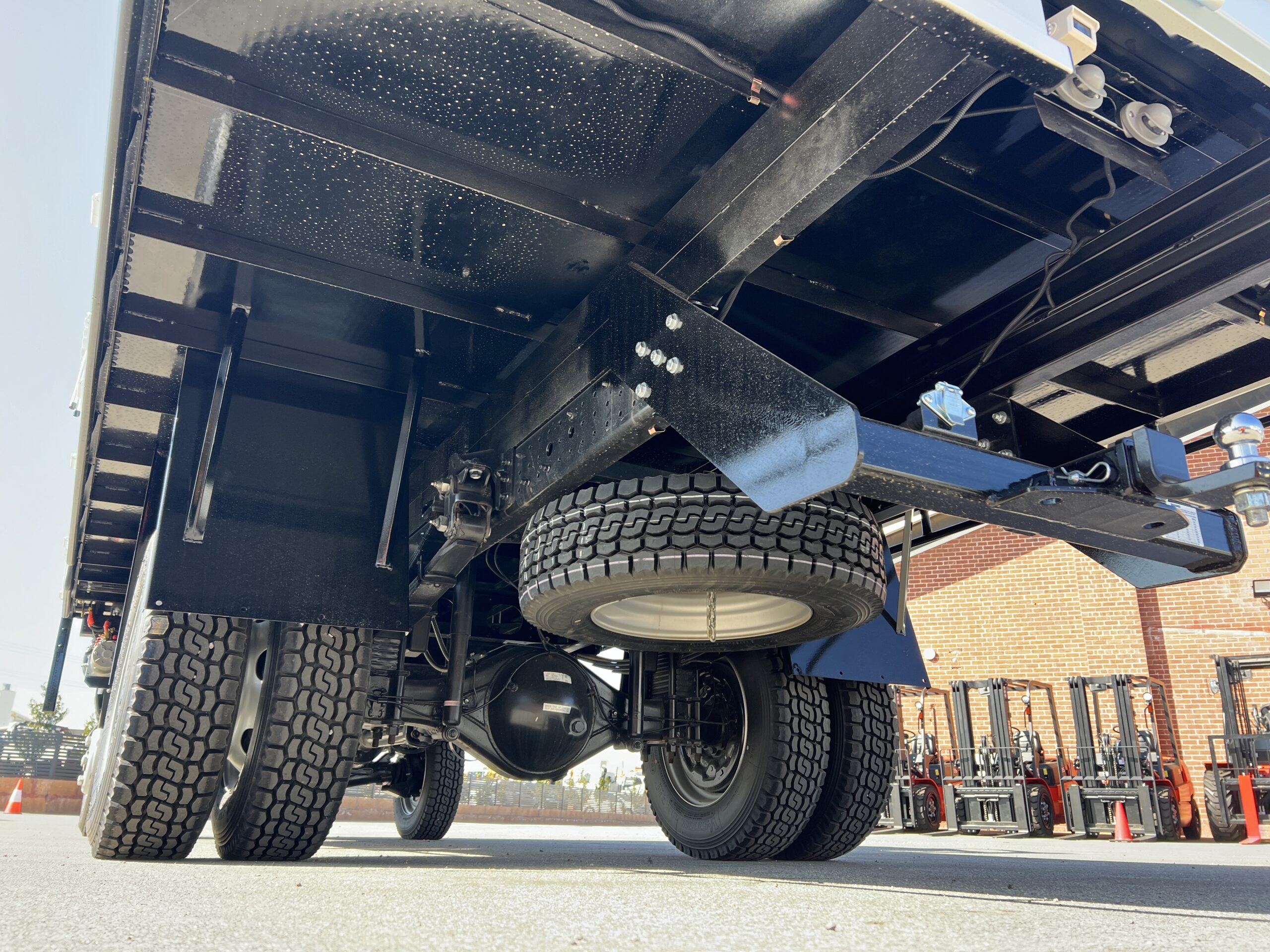 2023 MITSUBISHI FUSO FGB71ER6SFBC 4X4 5 SPEED TRAY TOP TRUCK WITH KEVREK CRANE