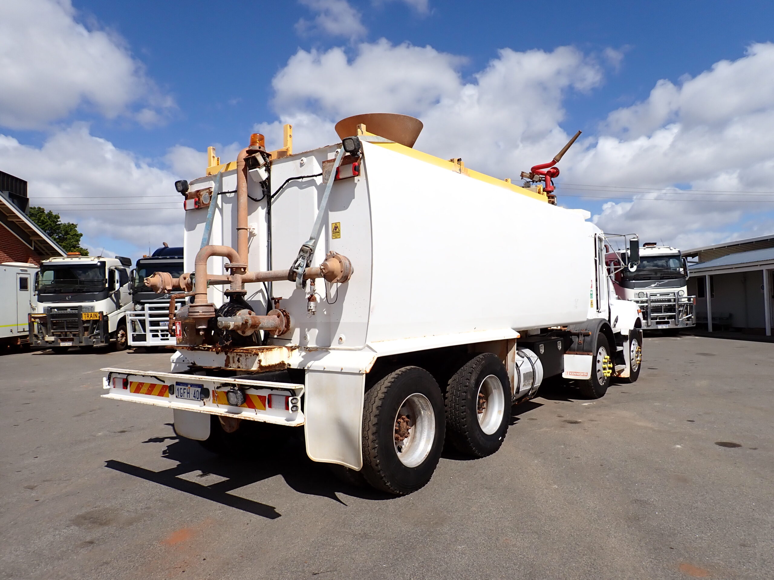 2013 KENWORTH T359 8×4 WATER CART