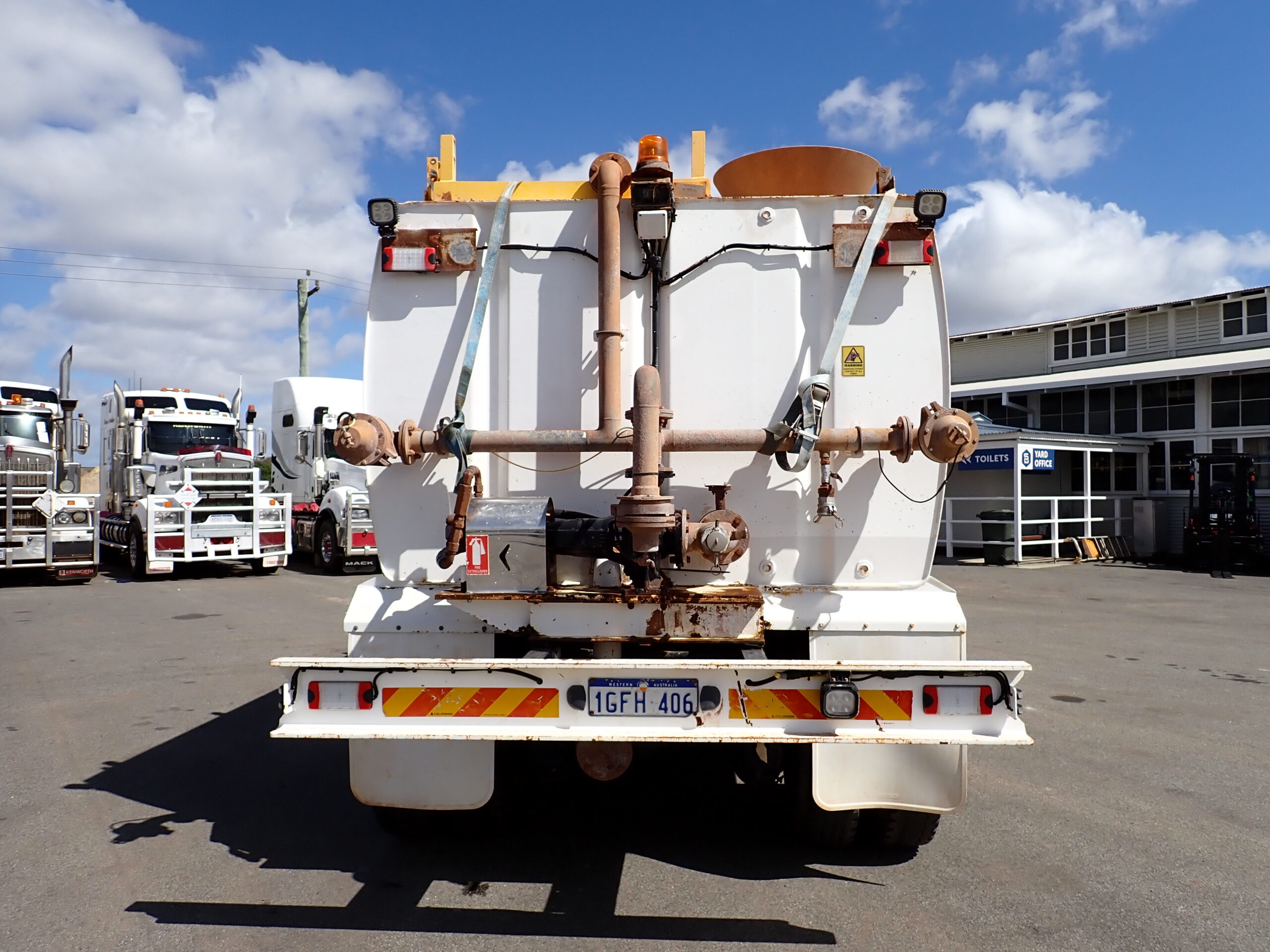 2013 KENWORTH T359 8×4 WATER CART