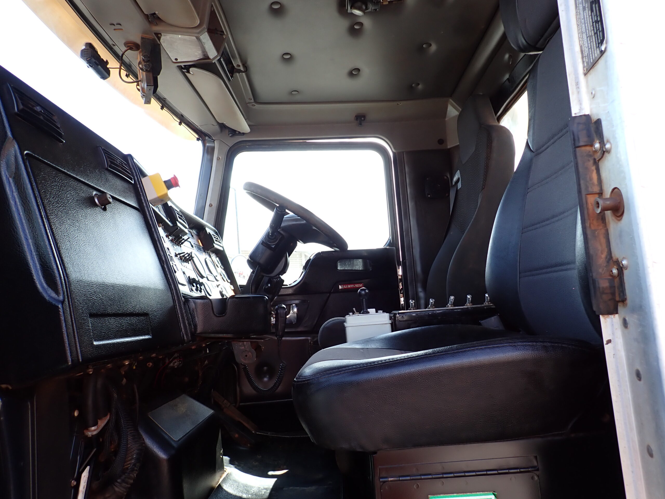 2013 KENWORTH T359 8×4 WATER CART