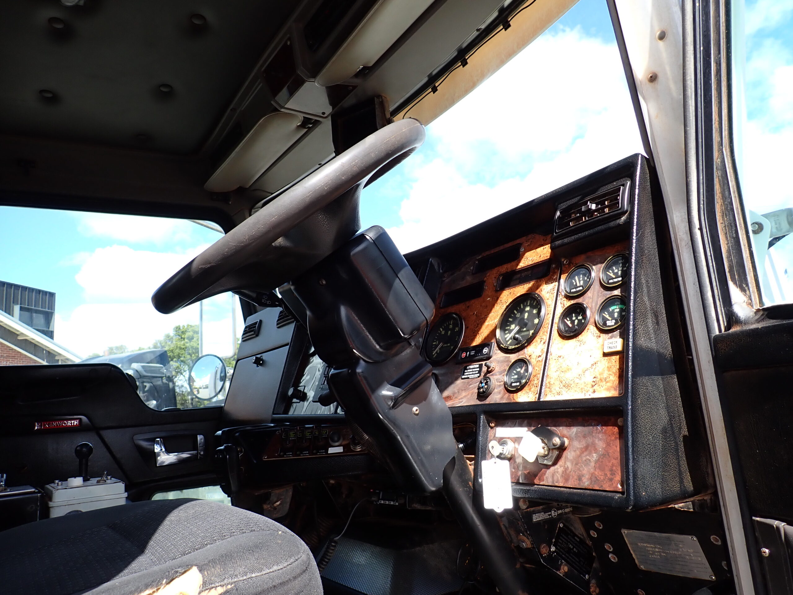 2013 KENWORTH T359 8×4 WATER CART