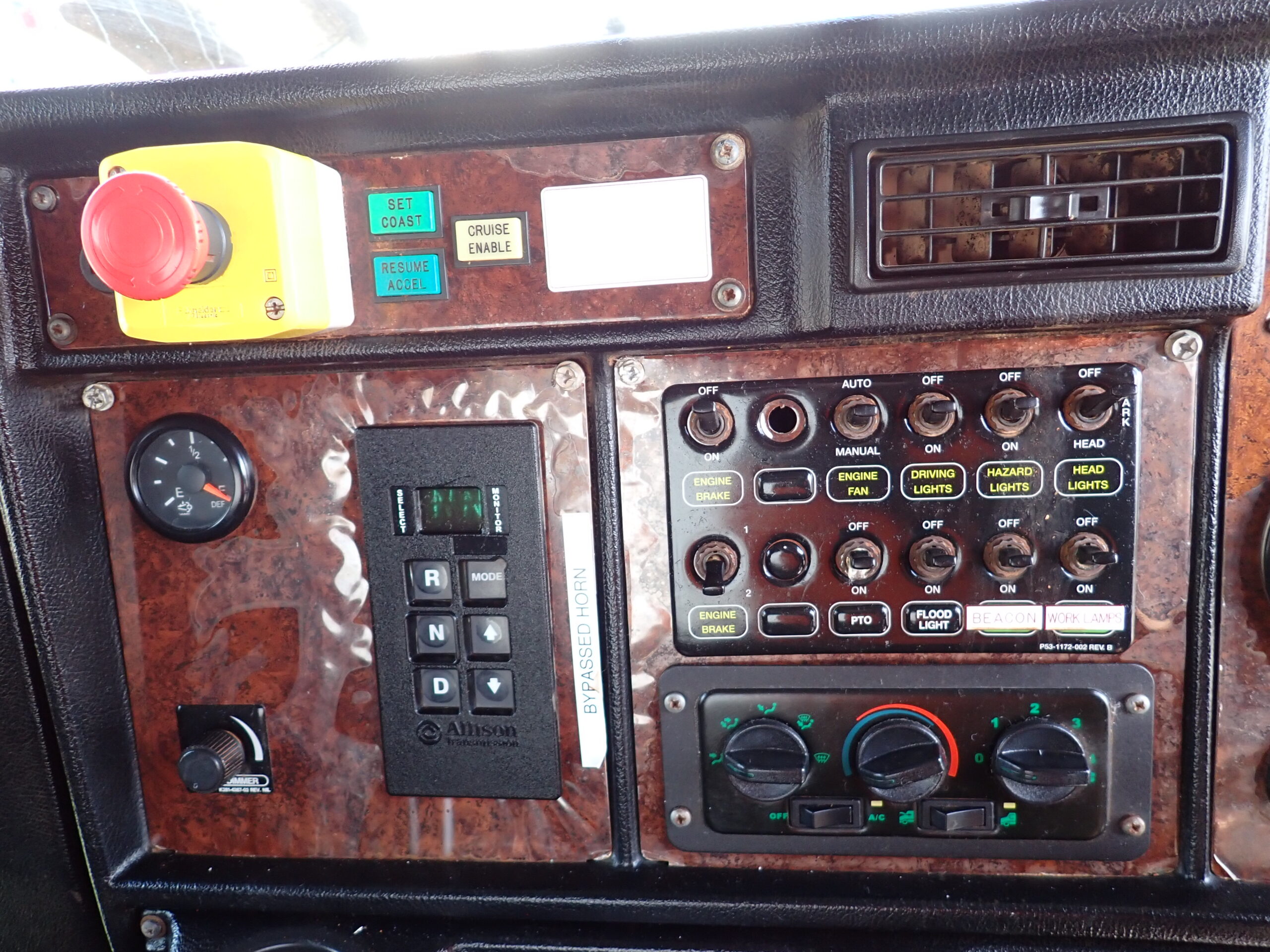 2013 KENWORTH T359 8×4 WATER CART