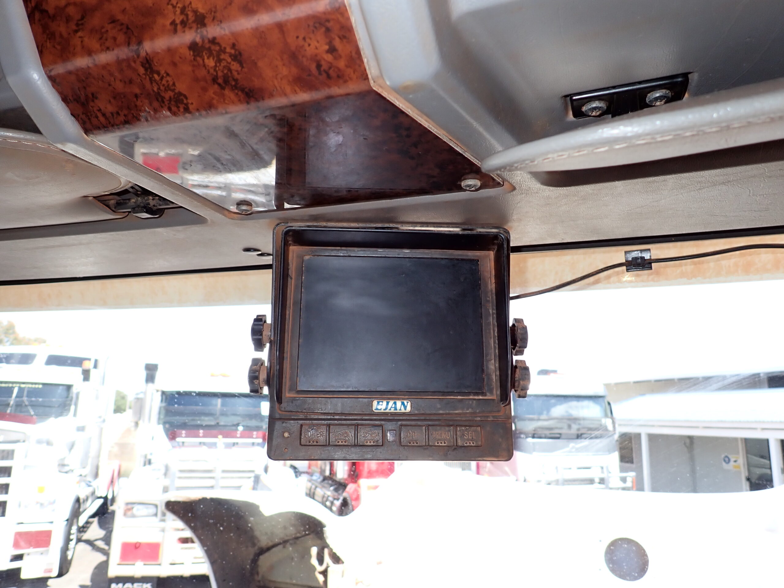 2013 KENWORTH T359 8×4 WATER CART