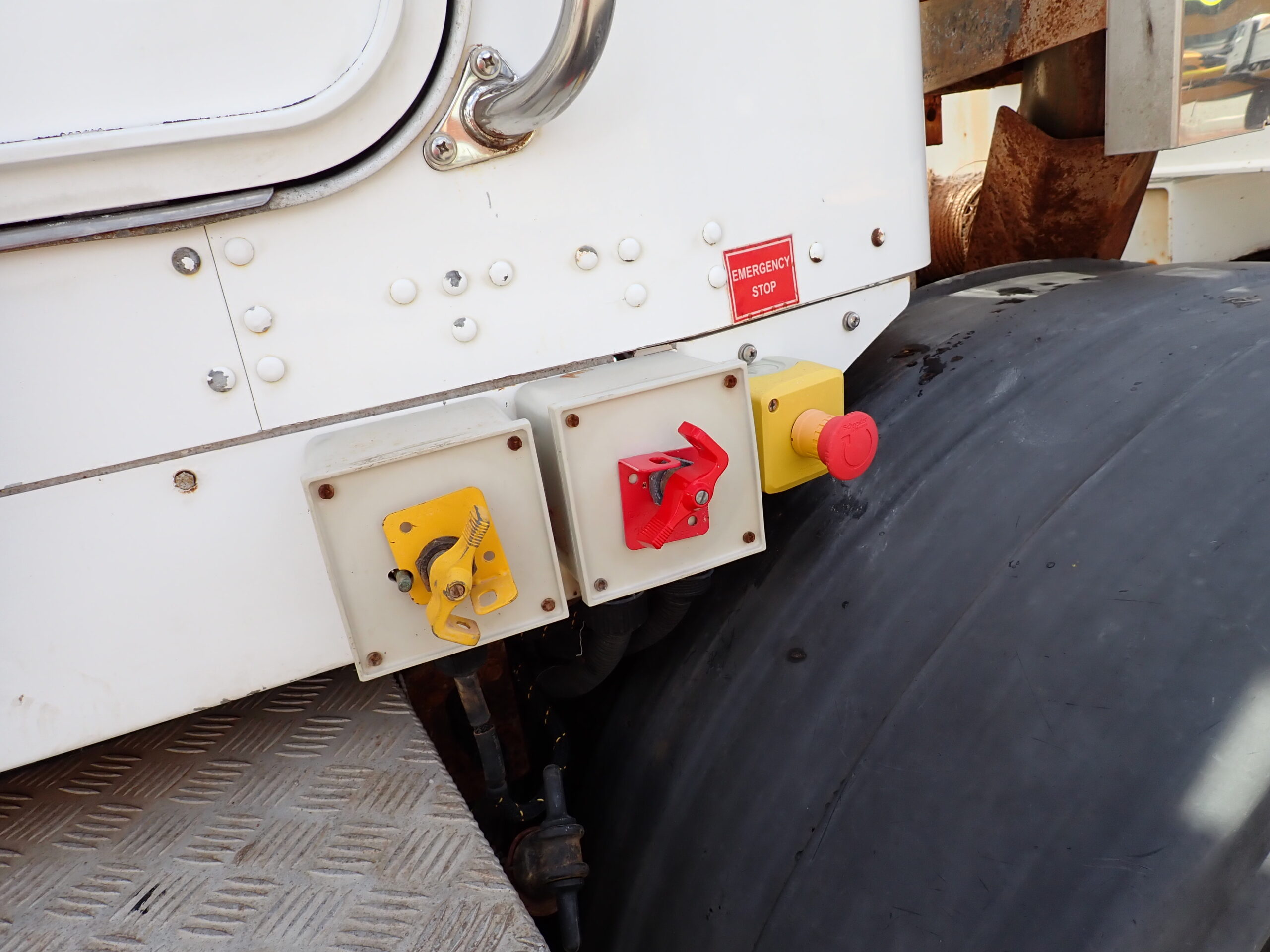 2013 KENWORTH T359 8×4 WATER CART