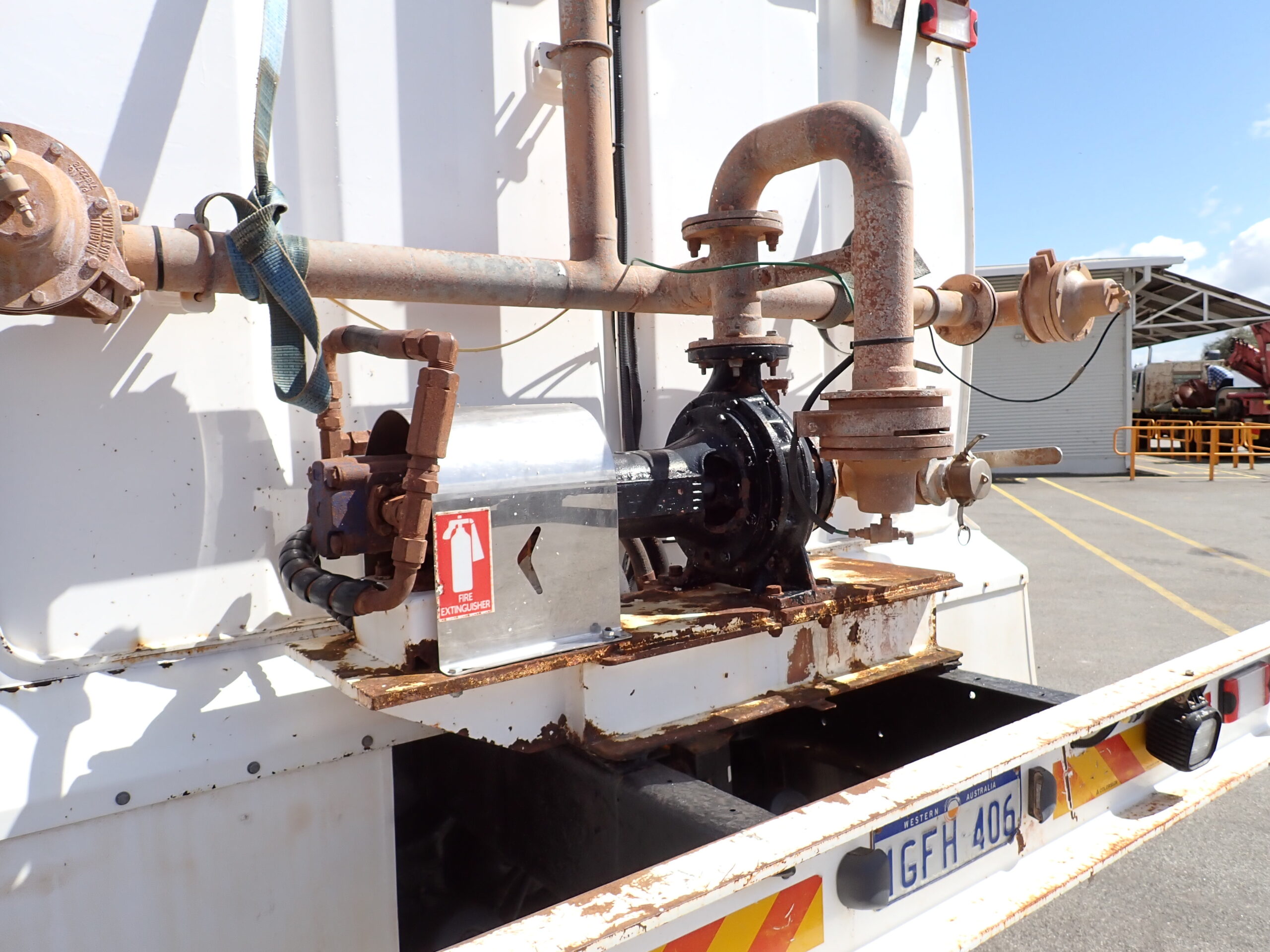 2013 KENWORTH T359 8×4 WATER CART