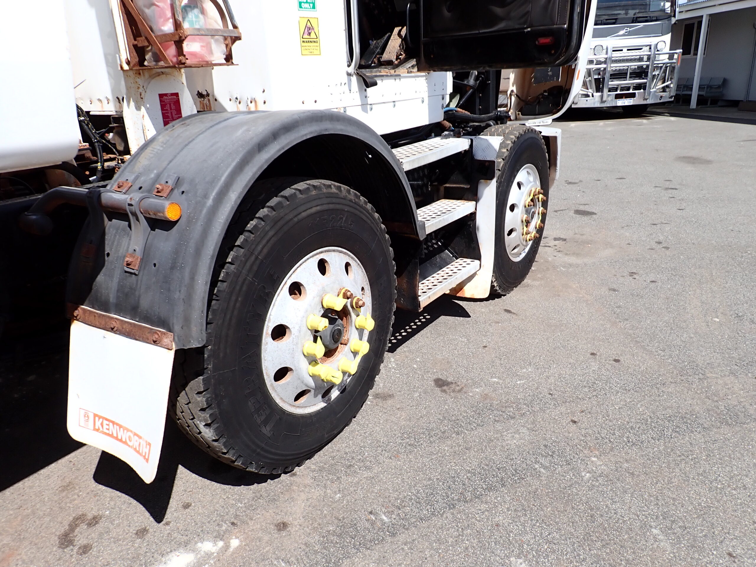 2013 KENWORTH T359 8×4 WATER CART