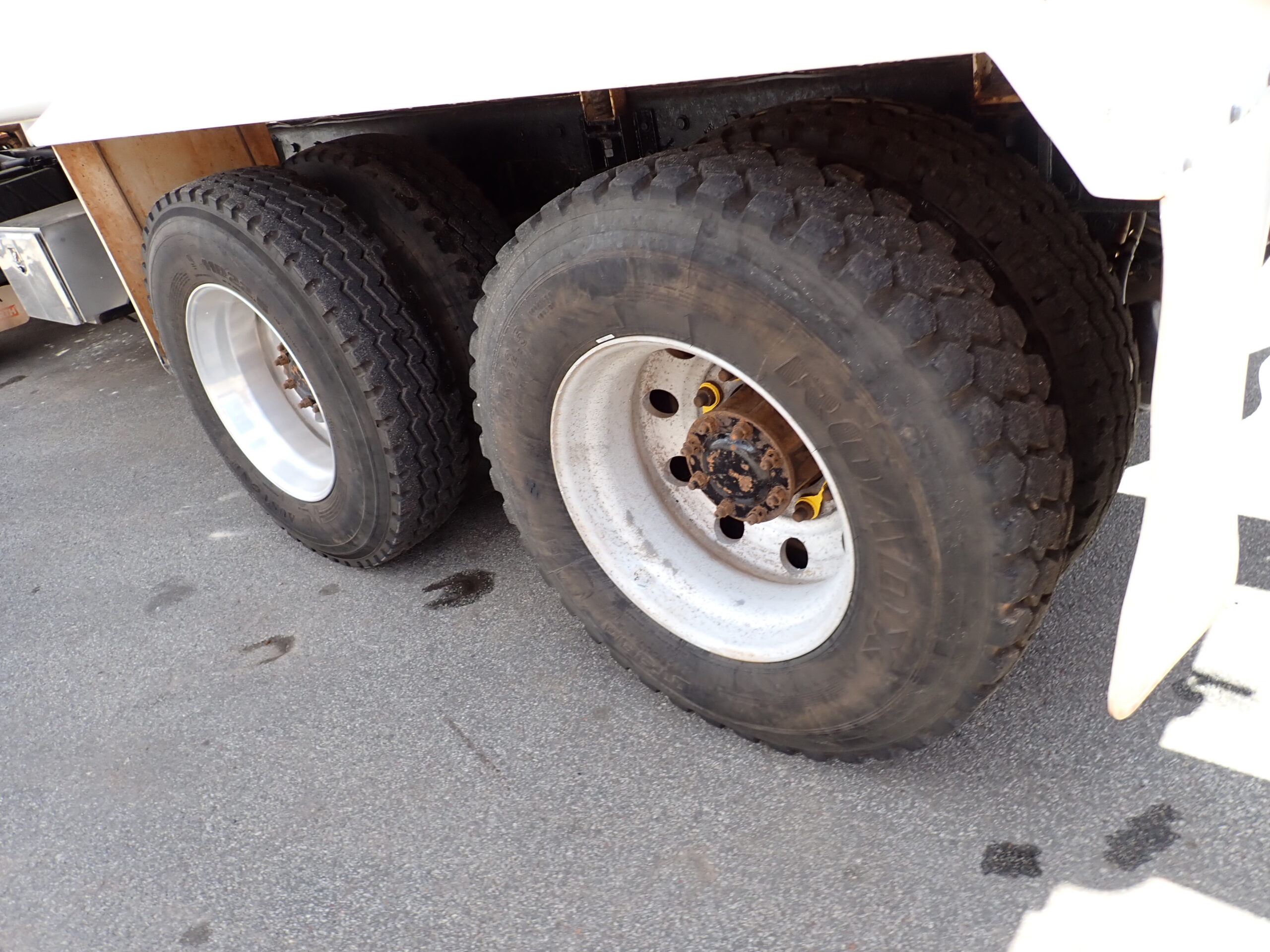 2013 KENWORTH T359 8×4 WATER CART