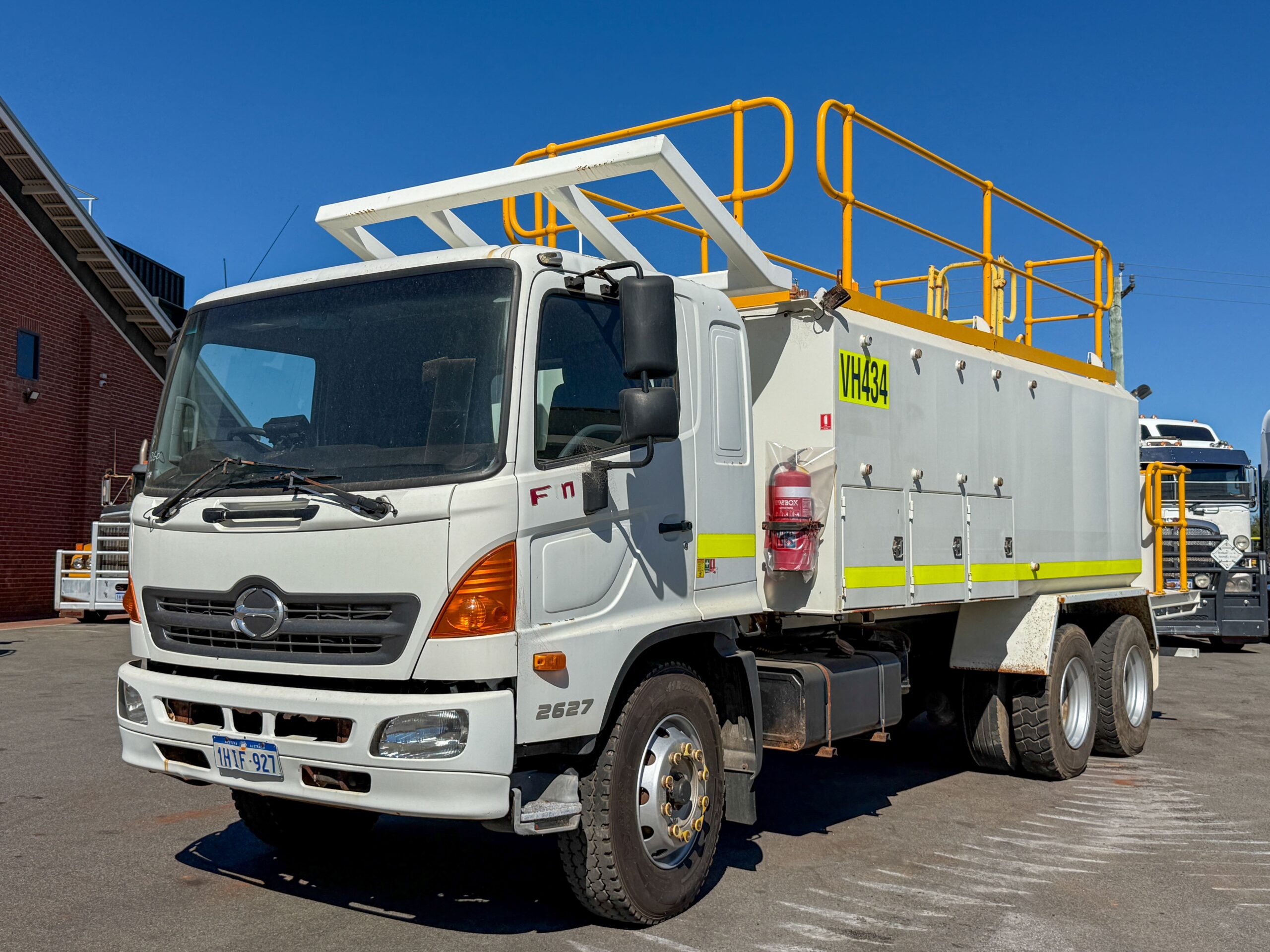 2010 HINO FM1J 6X4 SERVICE TRUCK