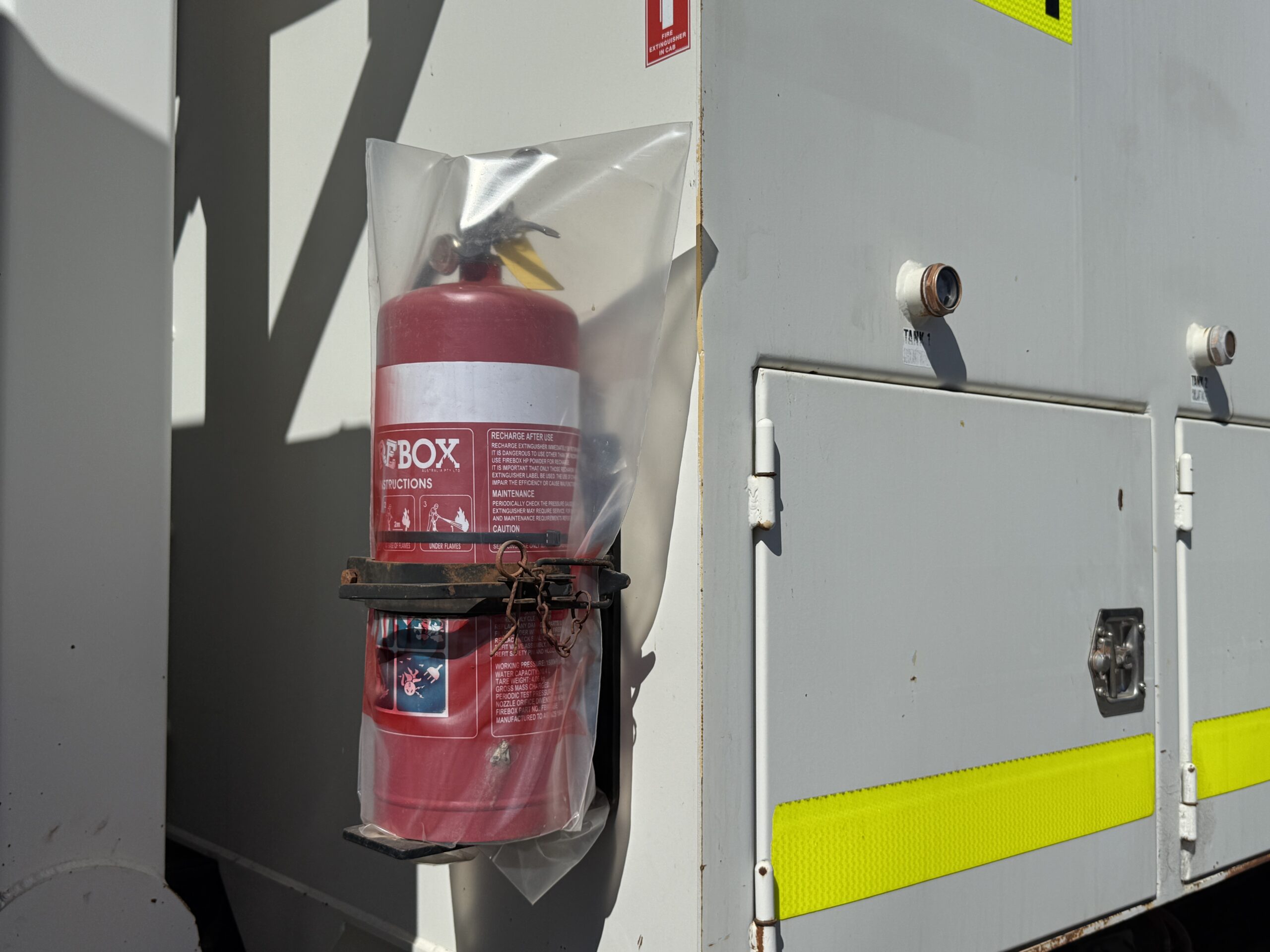 2010 HINO FM1J 6X4 SERVICE TRUCK