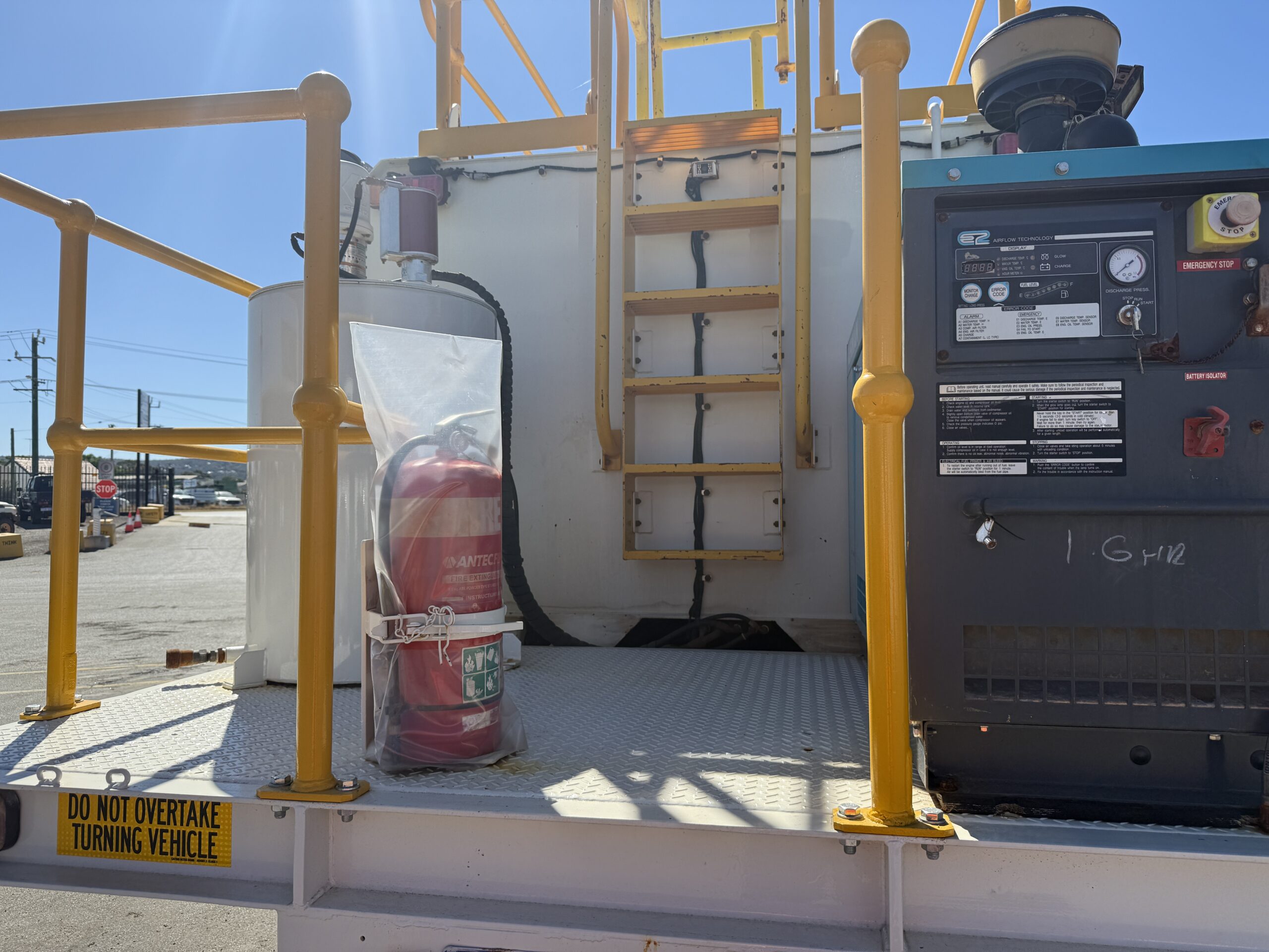 2010 HINO FM1J 6X4 SERVICE TRUCK