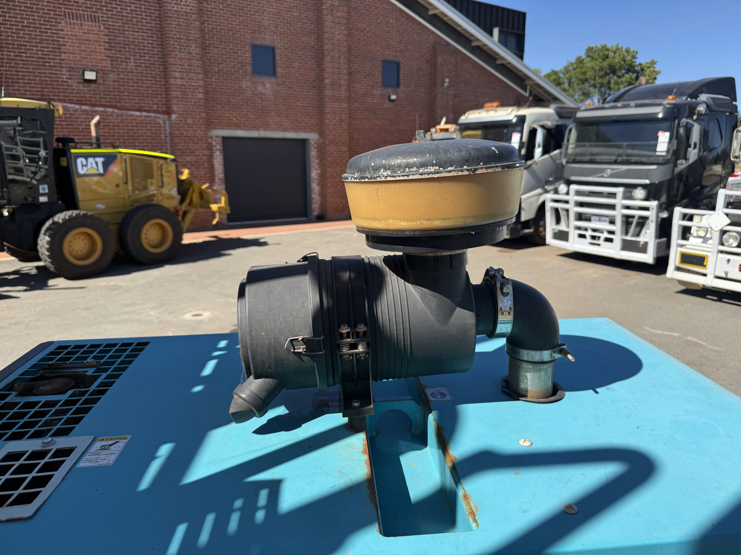 2010 HINO FM1J 6X4 SERVICE TRUCK