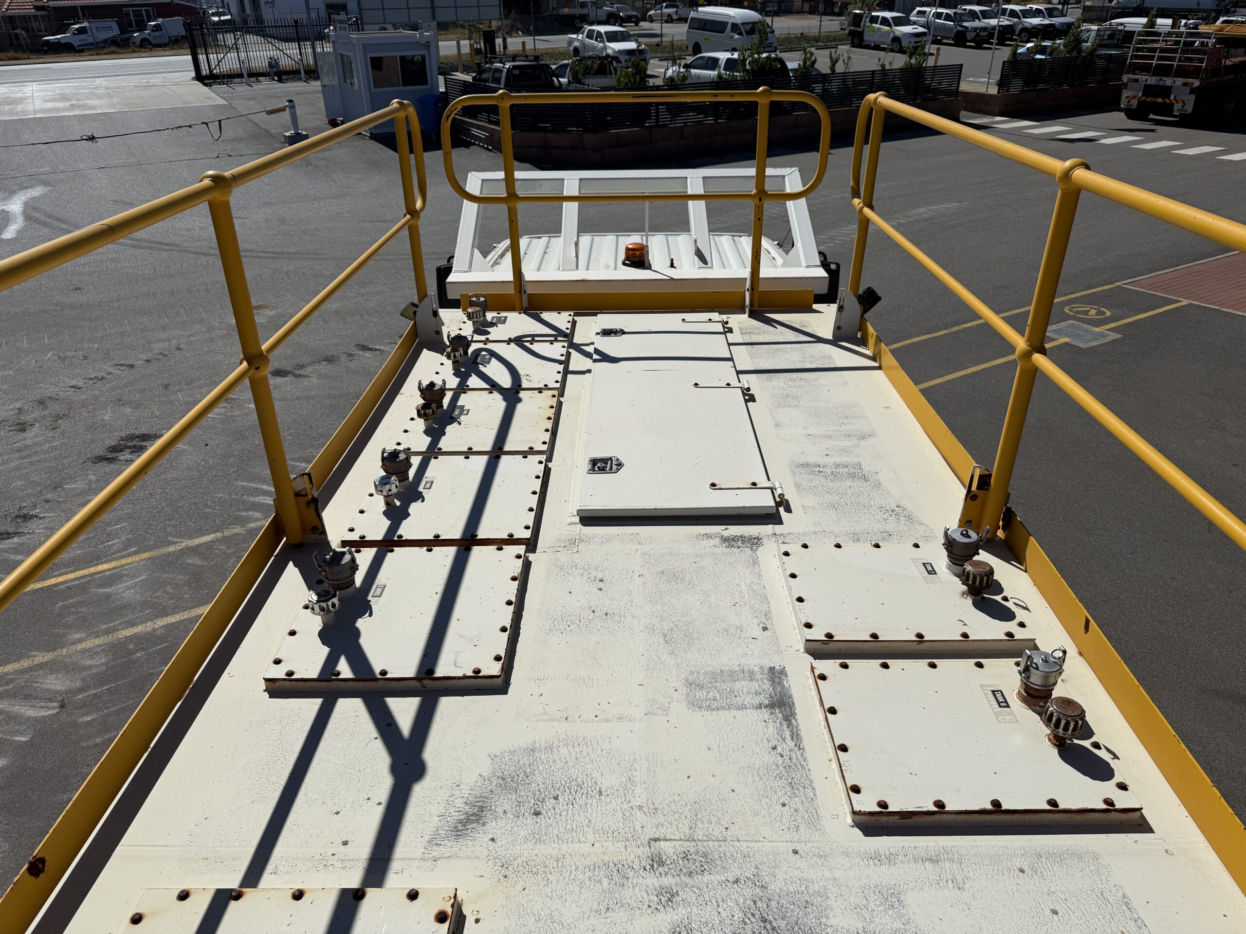 2010 HINO FM1J 6X4 SERVICE TRUCK