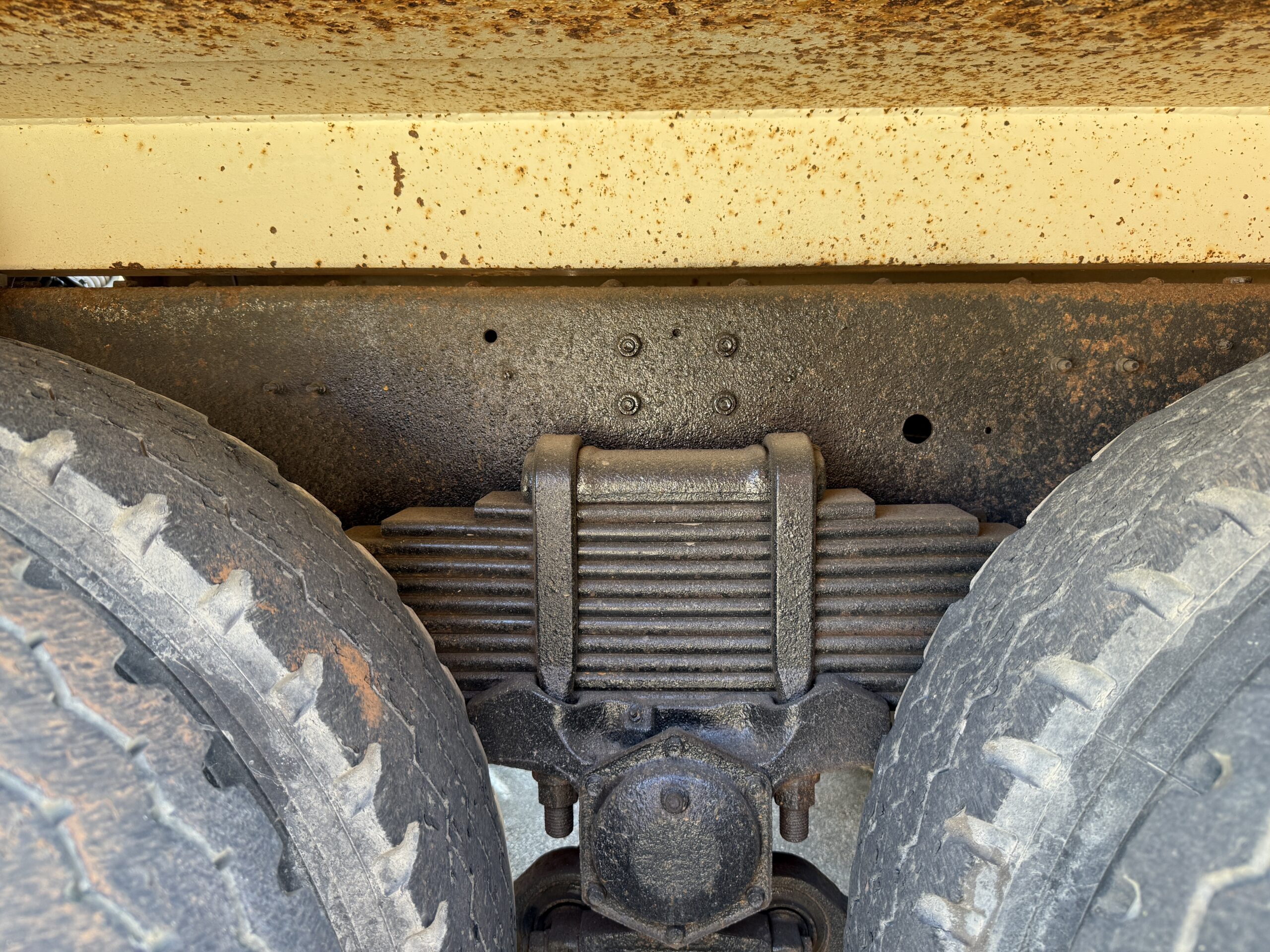 2010 HINO FM1J 6X4 SERVICE TRUCK