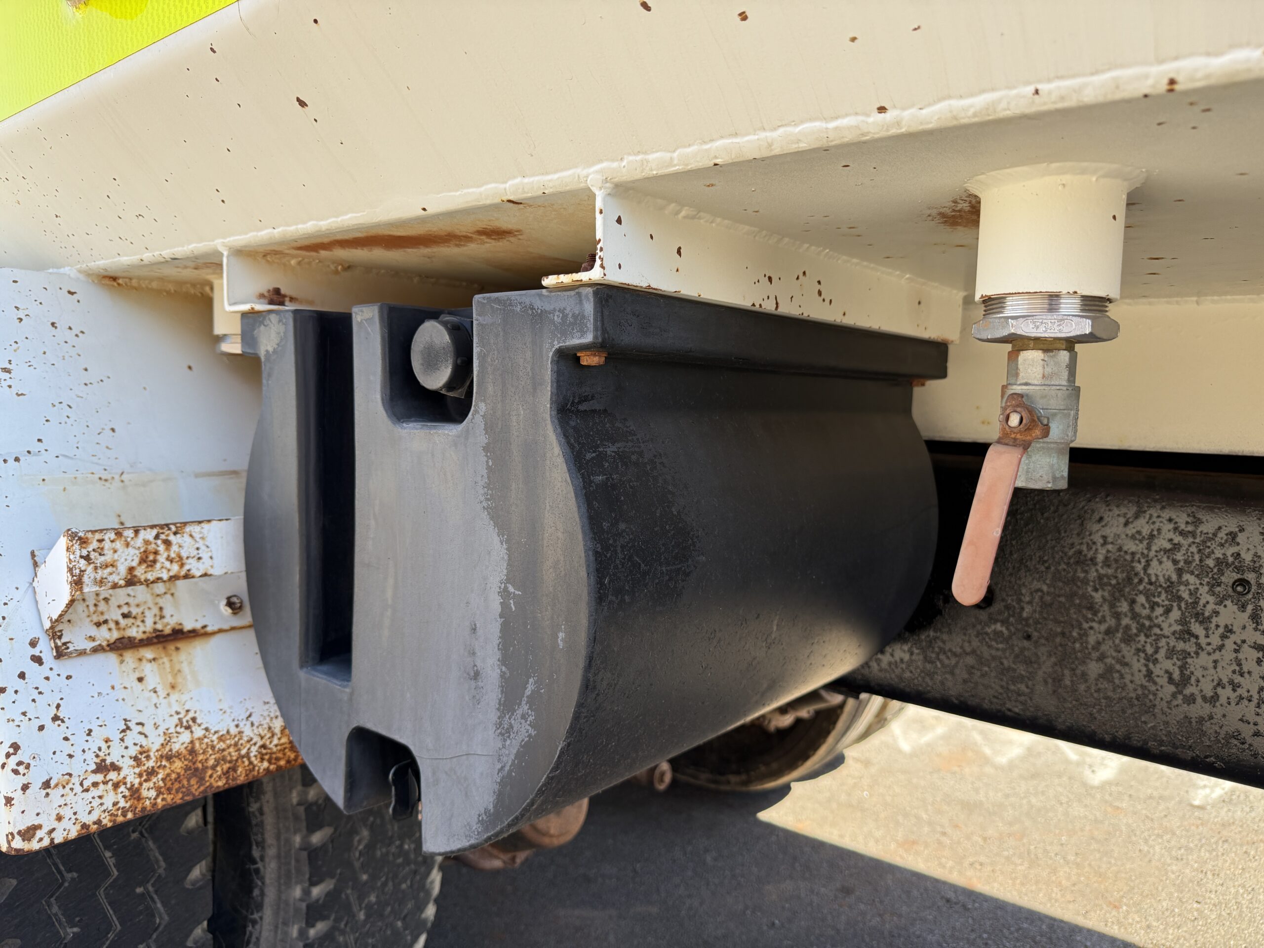 2010 HINO FM1J 6X4 SERVICE TRUCK