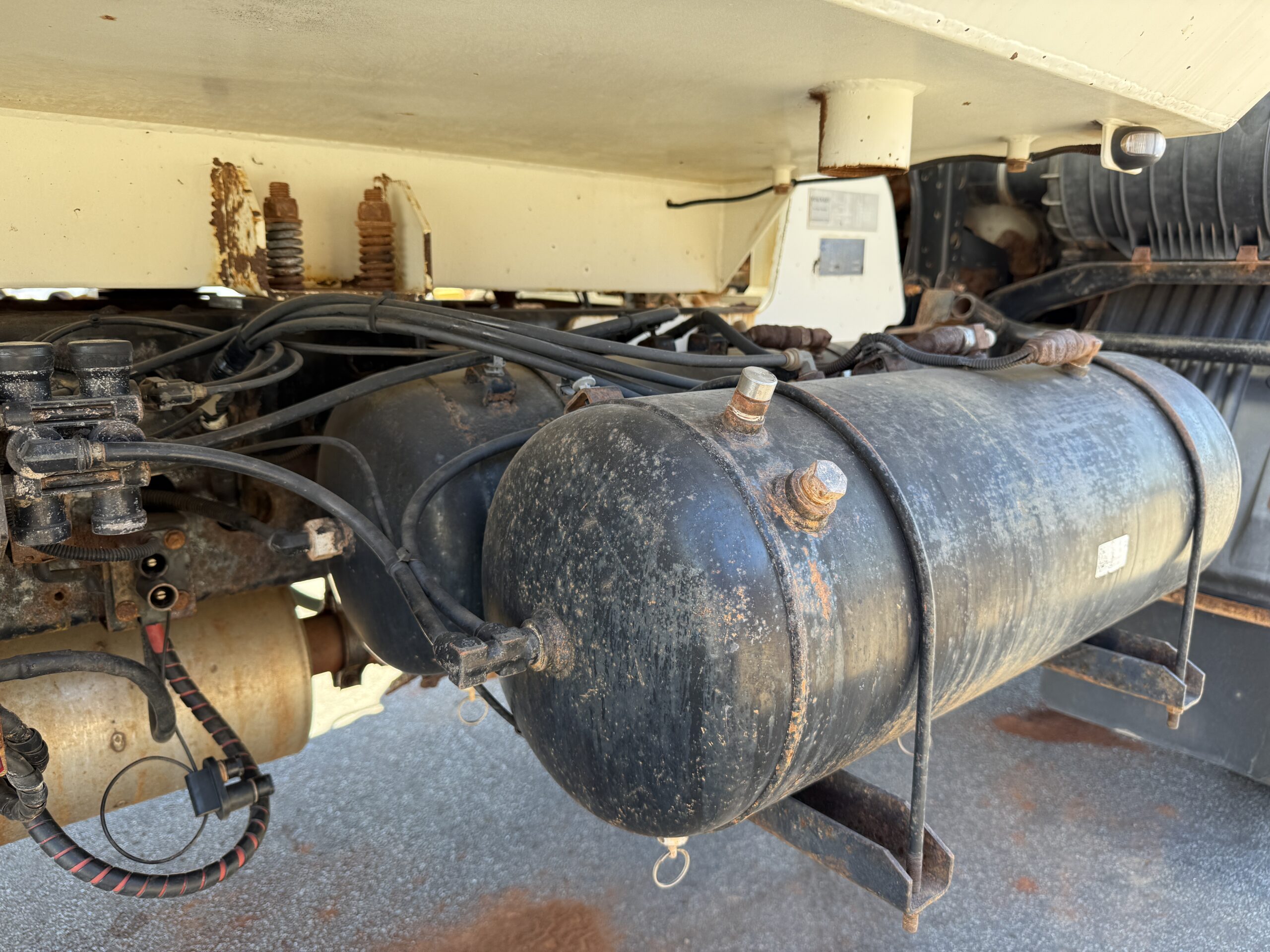 2010 HINO FM1J 6X4 SERVICE TRUCK