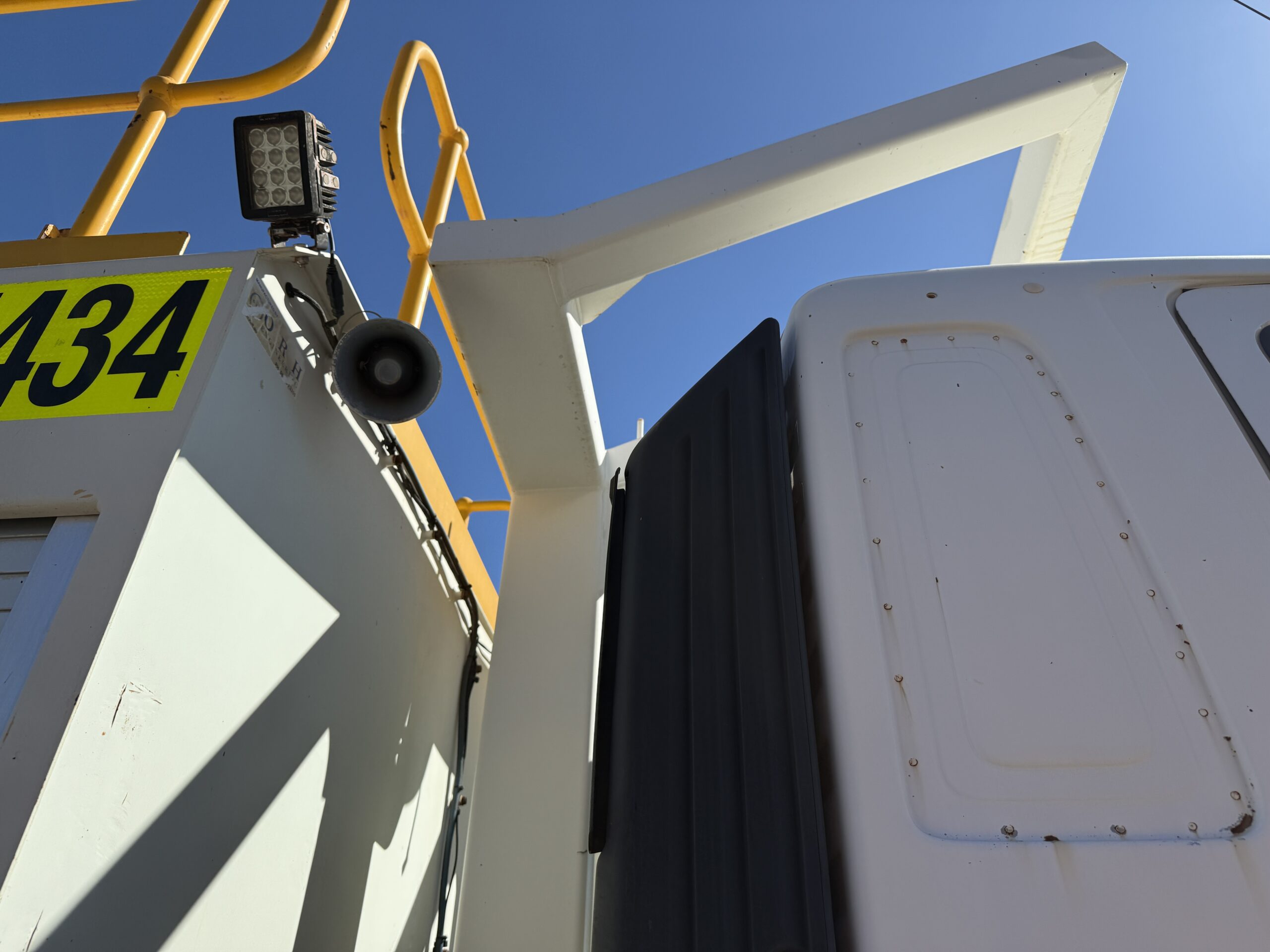 2010 HINO FM1J 6X4 SERVICE TRUCK