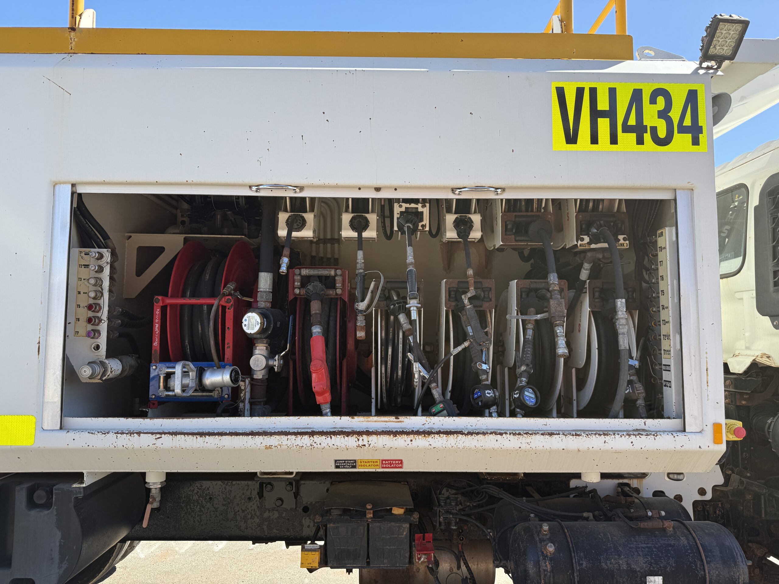 2010 HINO FM1J 6X4 SERVICE TRUCK