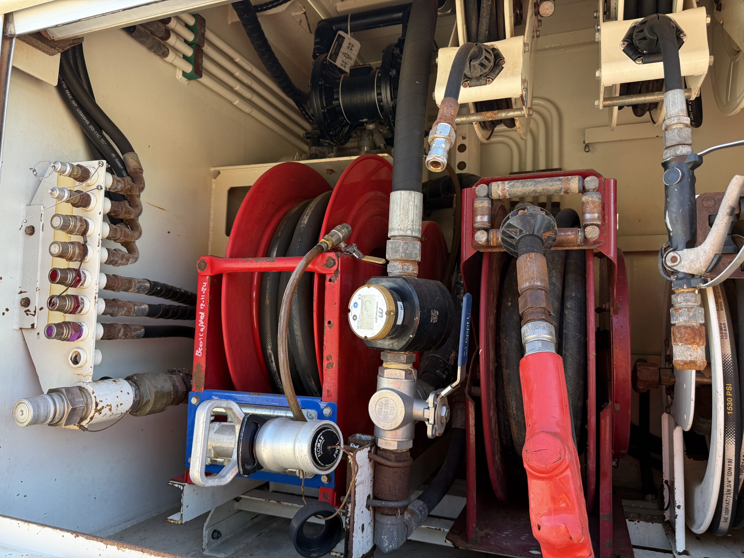 2010 HINO FM1J 6X4 SERVICE TRUCK