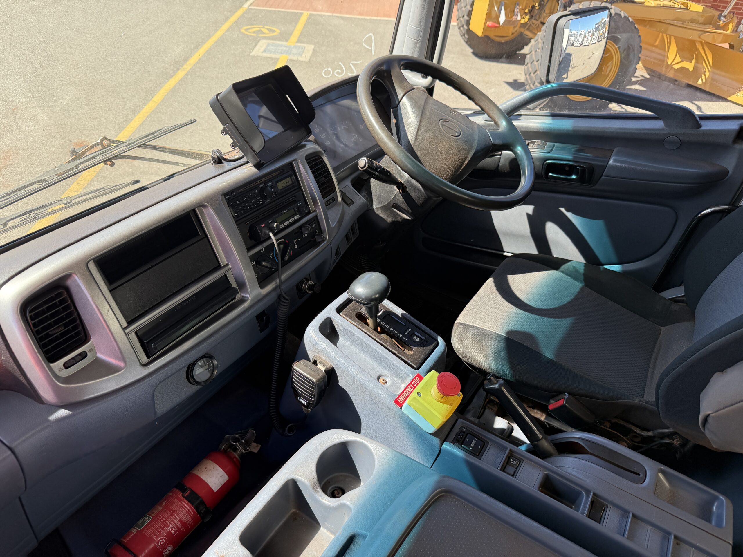 2010 HINO FM1J 6X4 SERVICE TRUCK