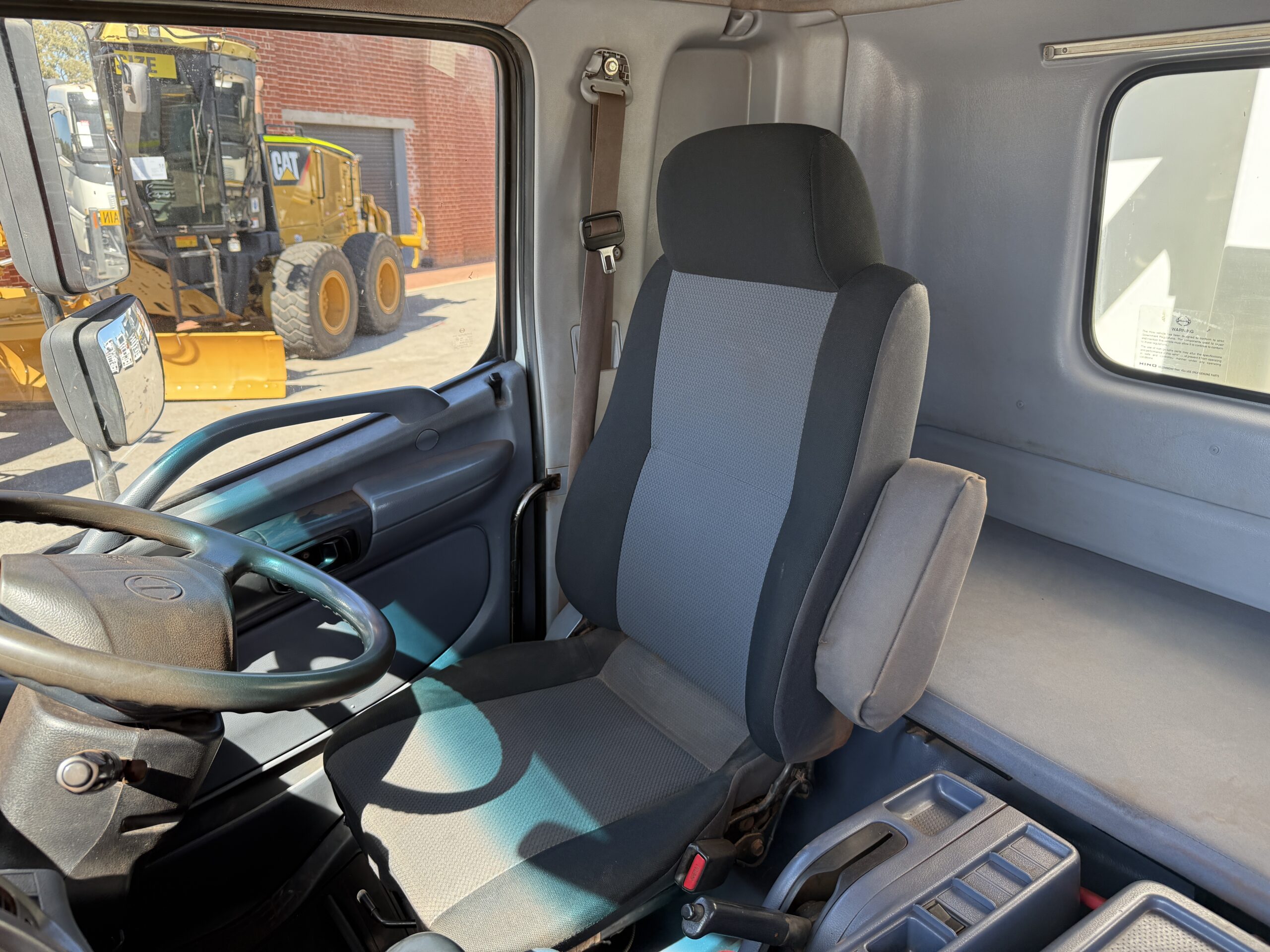 2010 HINO FM1J 6X4 SERVICE TRUCK