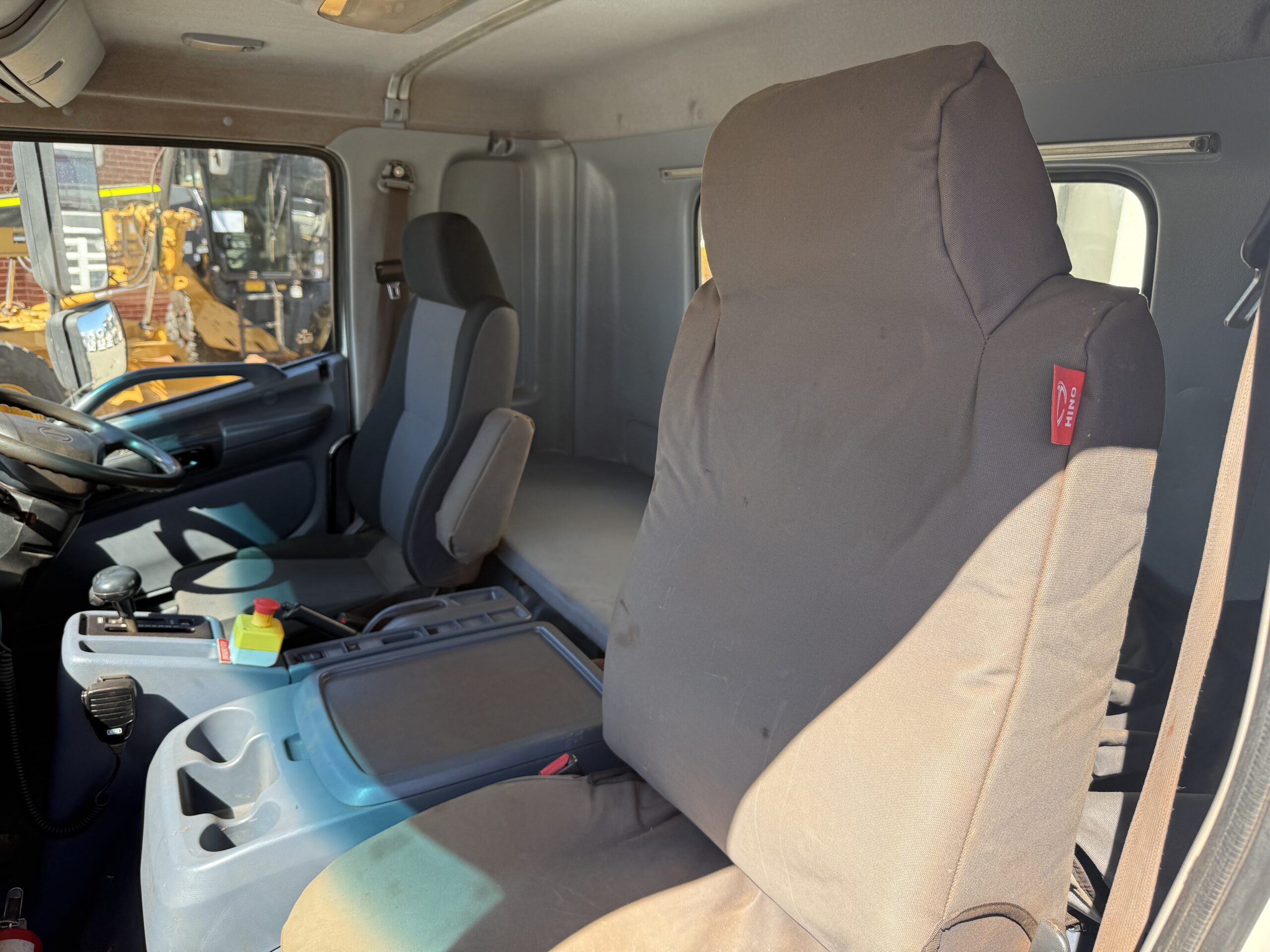 2010 HINO FM1J 6X4 SERVICE TRUCK