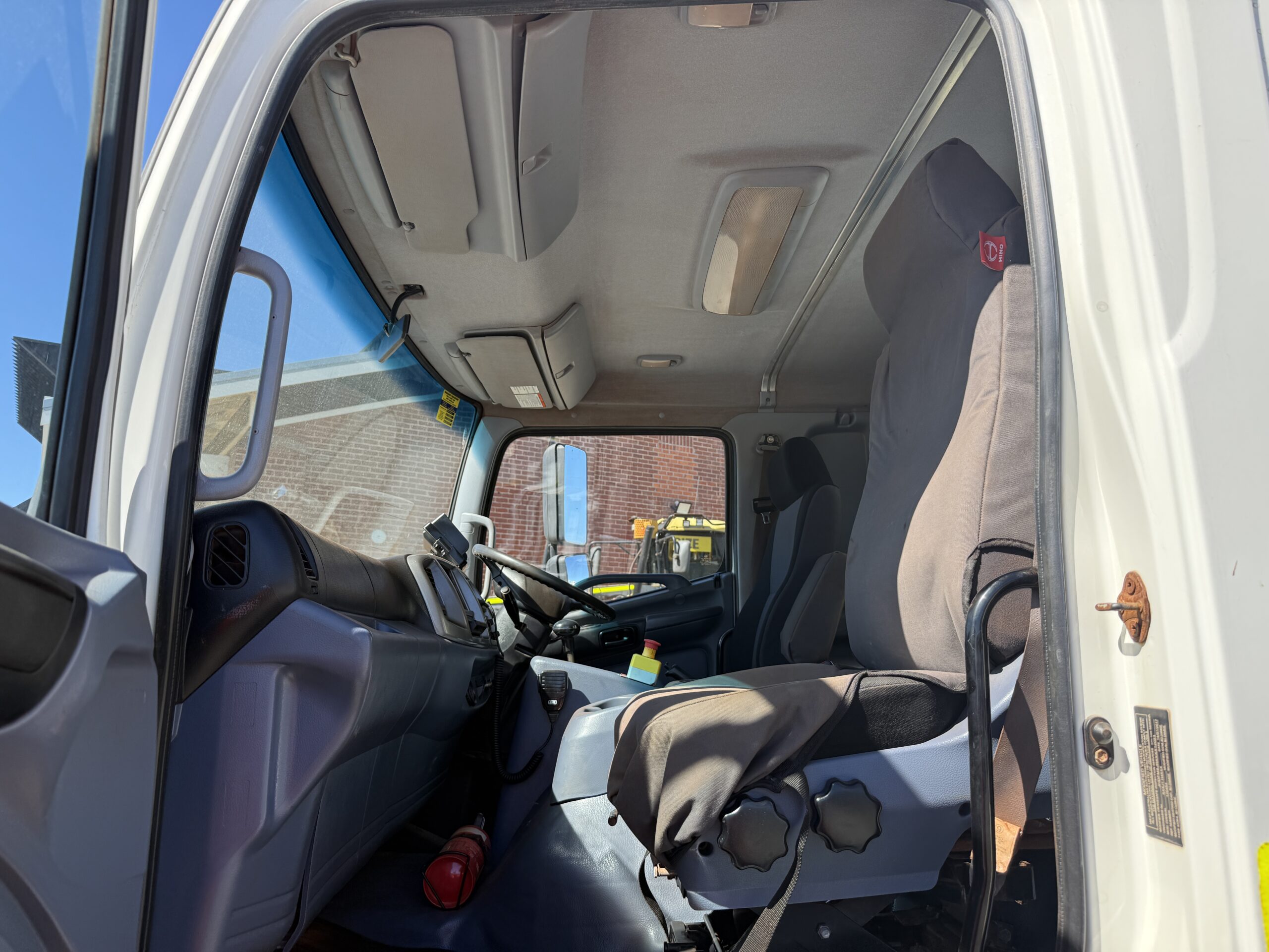 2010 HINO FM1J 6X4 SERVICE TRUCK