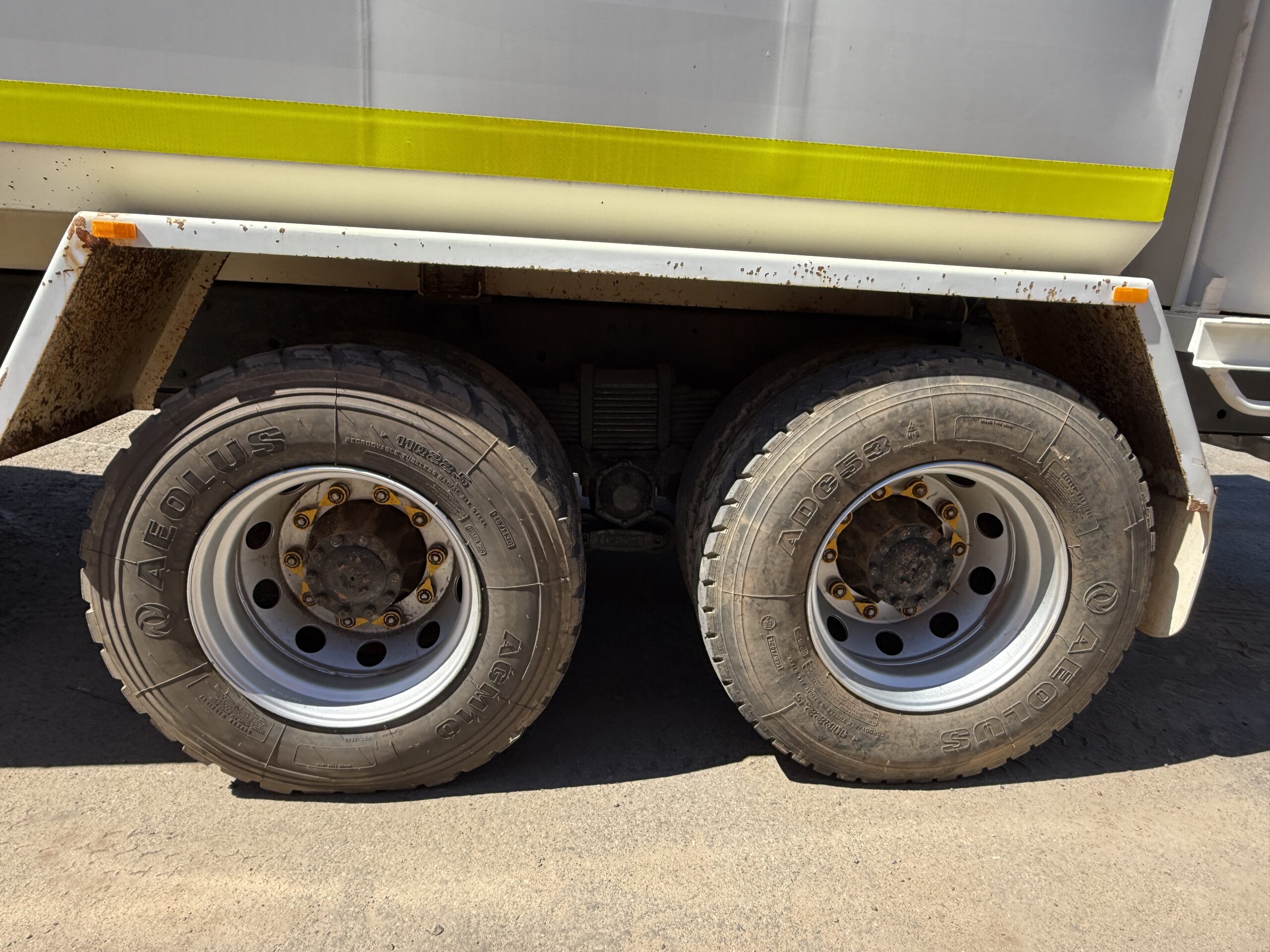 2010 HINO FM1J 6X4 SERVICE TRUCK